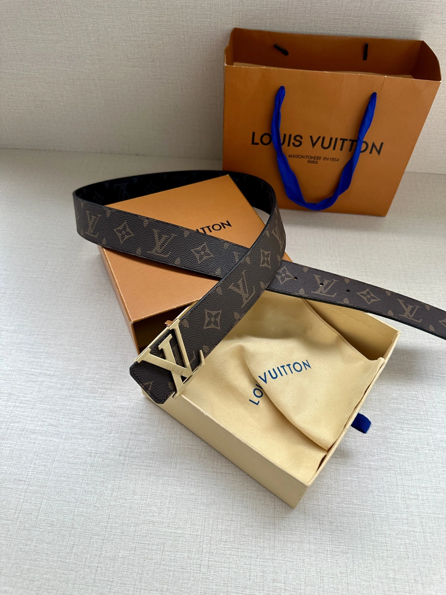 L*ouis V*uitton Belts XX 20250407- Sleek 15167