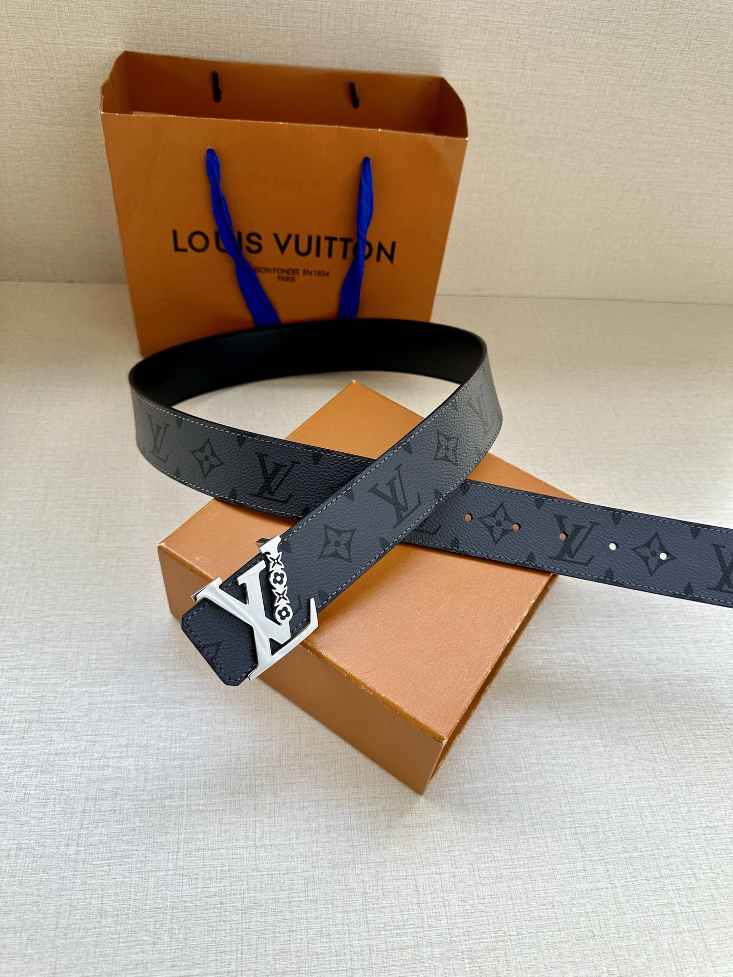 Resilient L*ouis V*uitton Belts XX 20250407- 15156