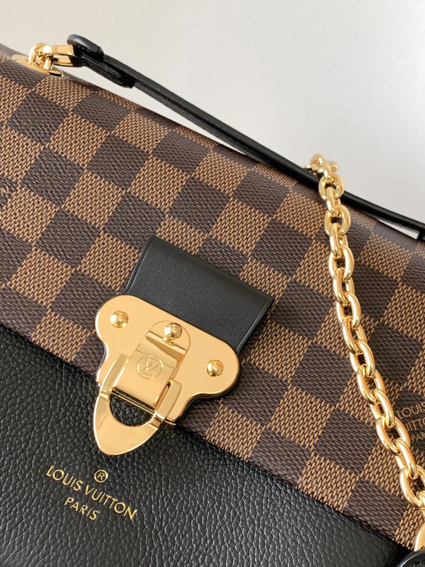 L*ouis V*uitton Crossbody bag Top Quality HT 20231011-46 Size 24.5*6.5*16.5 CM Compact 8351