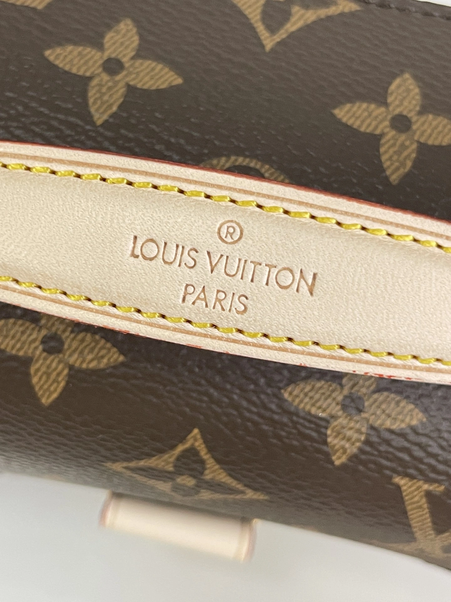 L*ouis V*uitton Crossbody bag Top Quality HT 20231011-49 21.5×13.5× Supportive 8348