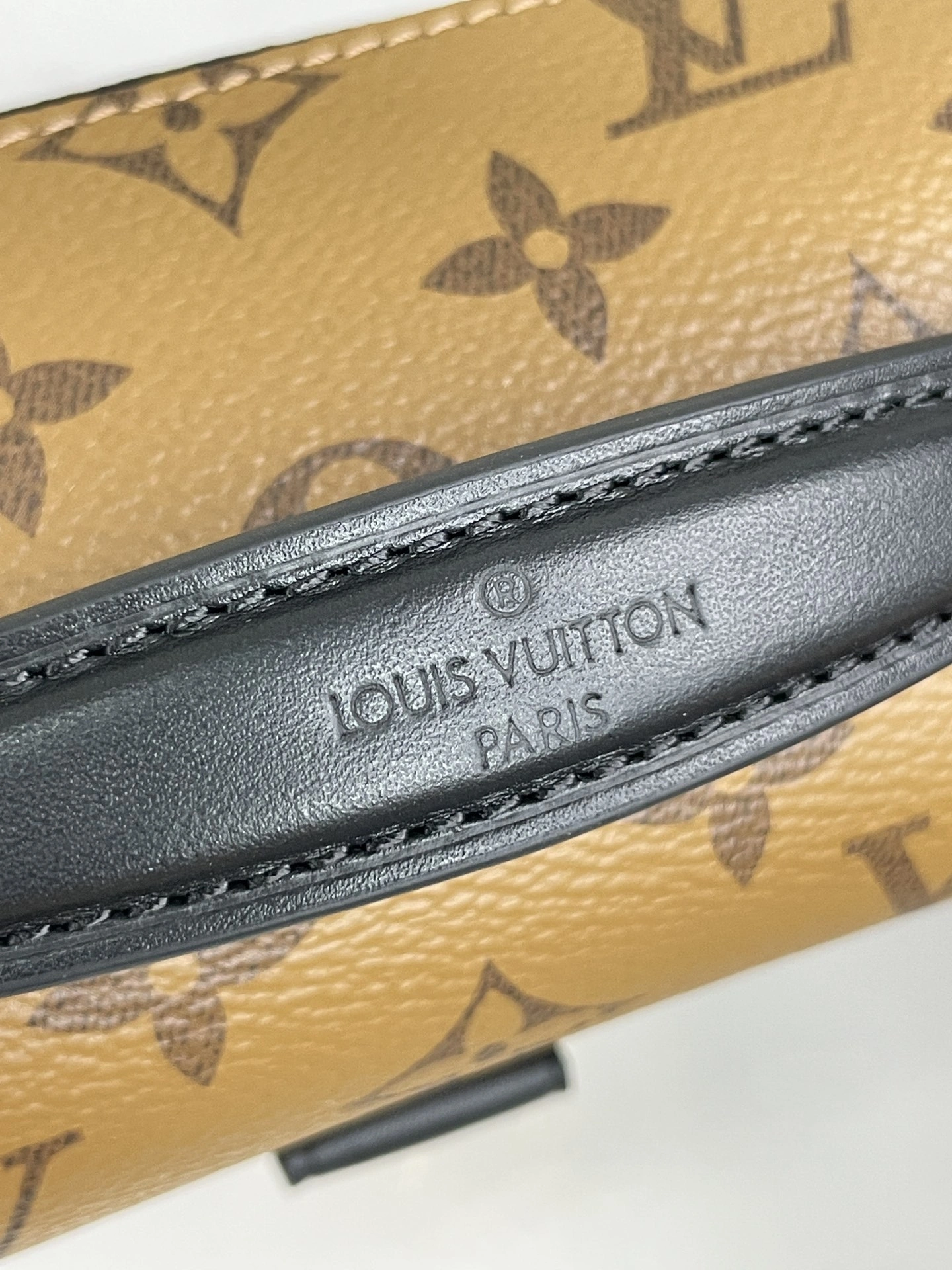L*ouis V*uitton Crossbody bag Top Quality HT 20231011-50 21.5×13.5× EasyCare 8347