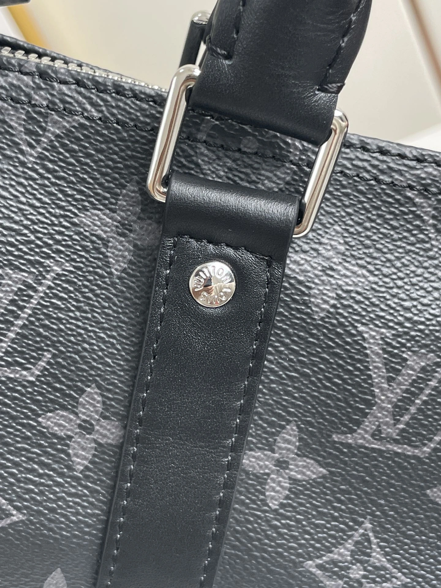 Snug L*ouis V*uitton Crossbody bag Top Quality HT 20231011-52 25×15× 8346