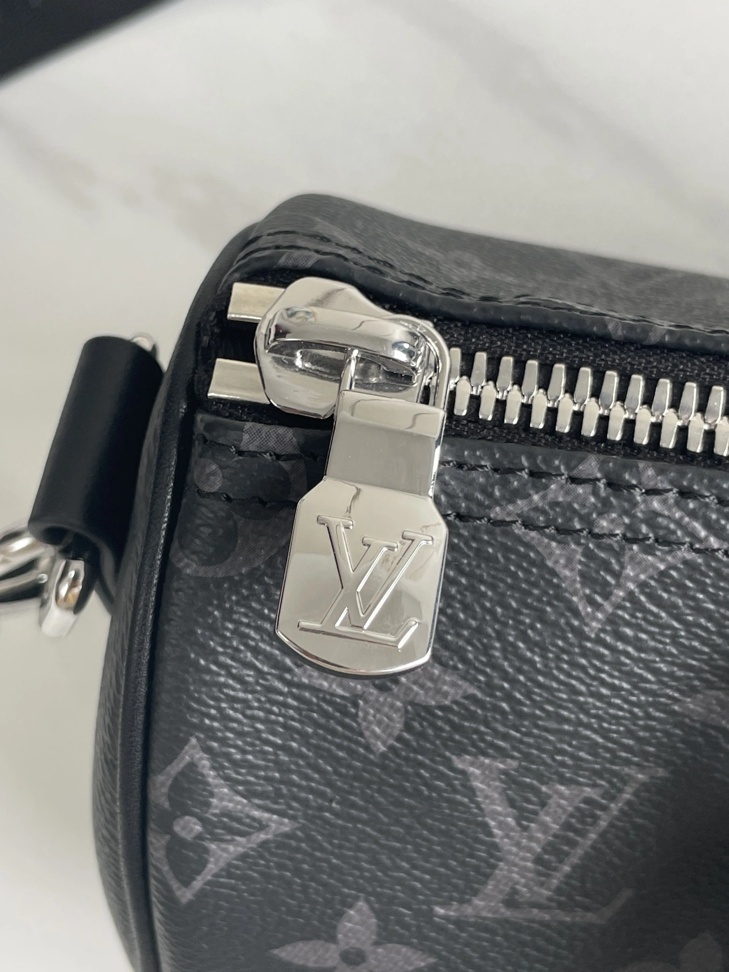 Snug L*ouis V*uitton Crossbody bag Top Quality HT 20231011-52 25×15× 8346