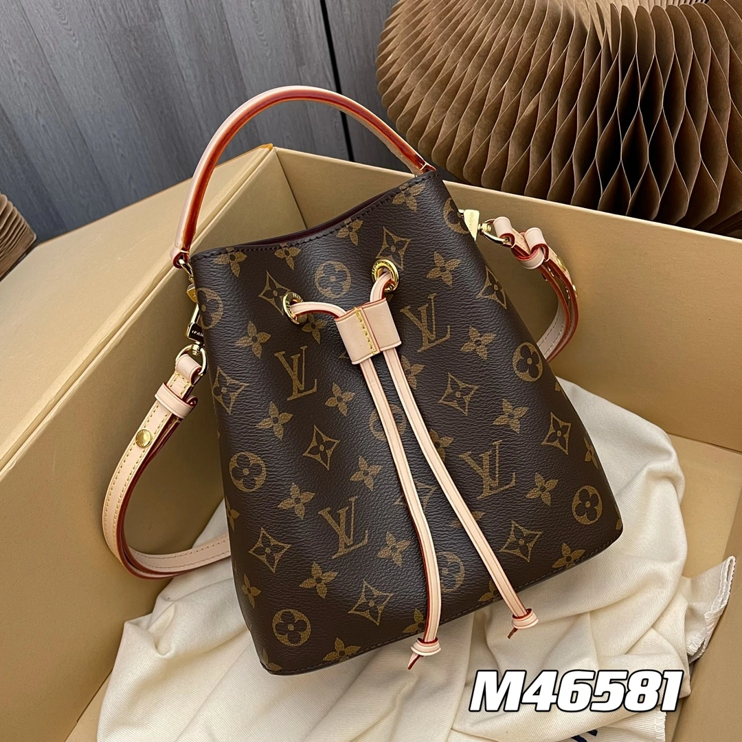 L*ouis V*uitton Crossbody bag Top Quality HT 20231011-62 20*20*14cm Flexible 8335
