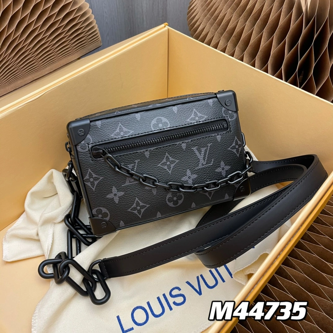 L*ouis V*uitton Crossbody bag Top Quality HT 20231011-63 18.5 x 13.0 x 8.0 cm Breathable 8334