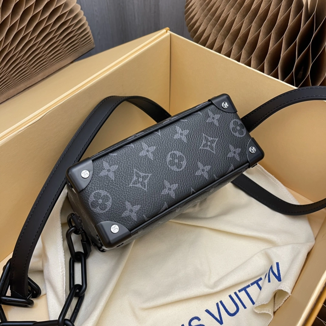 L*ouis V*uitton Crossbody bag Top Quality HT 20231011-63 18.5 x 13.0 x 8.0 cm Breathable 8334