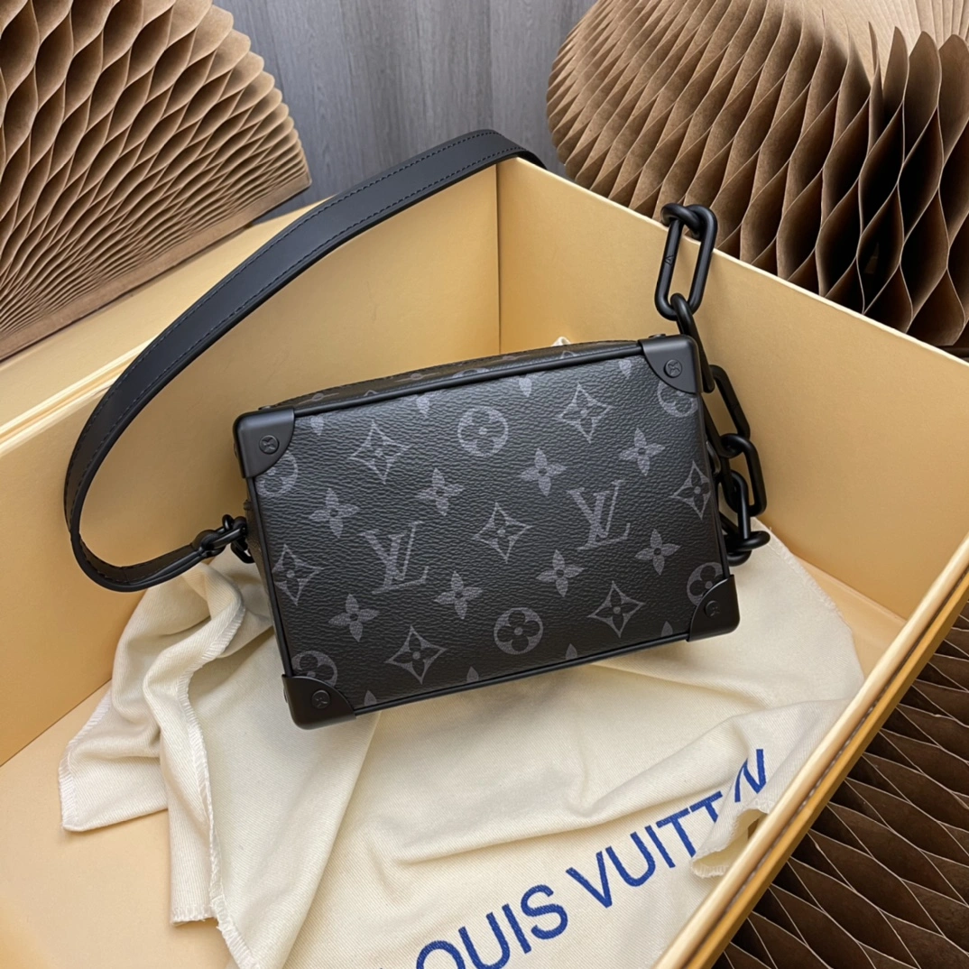 L*ouis V*uitton Crossbody bag Top Quality HT 20231011-63 18.5 x 13.0 x 8.0 cm Breathable 8334