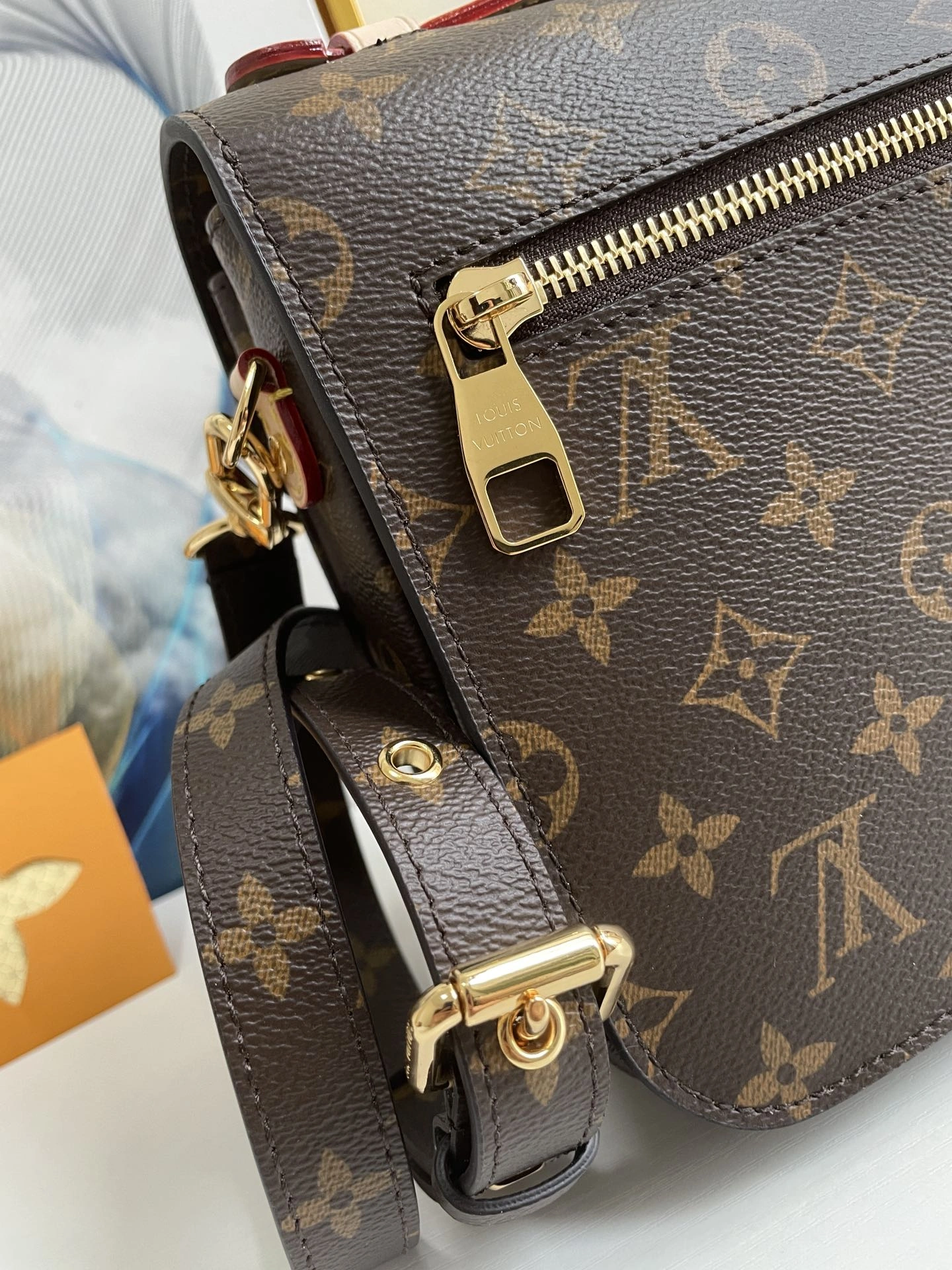 Compact L*ouis V*uitton Crossbody bag Top Quality HT 20231011-68 25CM 8329