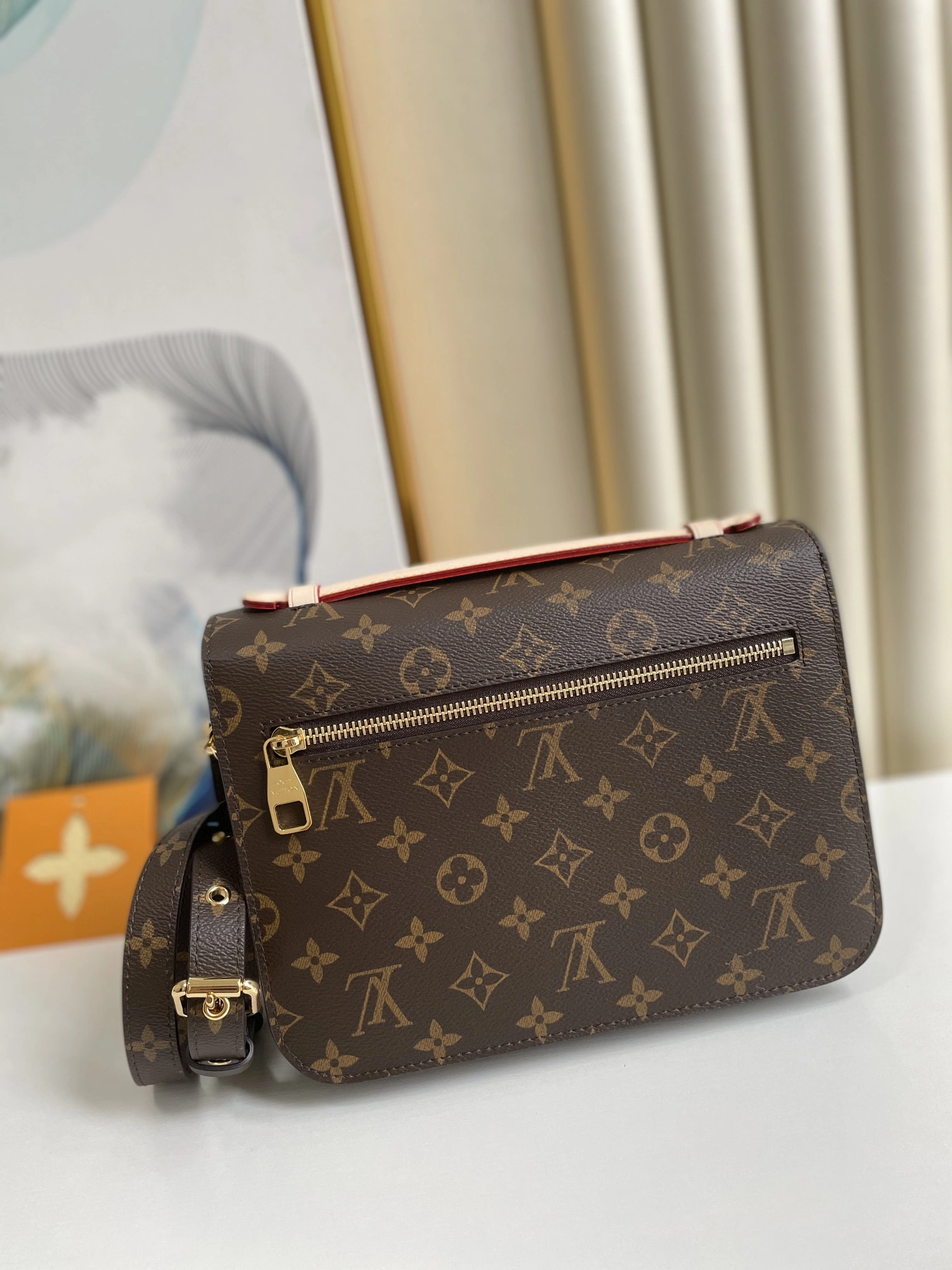 Compact L*ouis V*uitton Crossbody bag Top Quality HT 20231011-68 25CM 8329