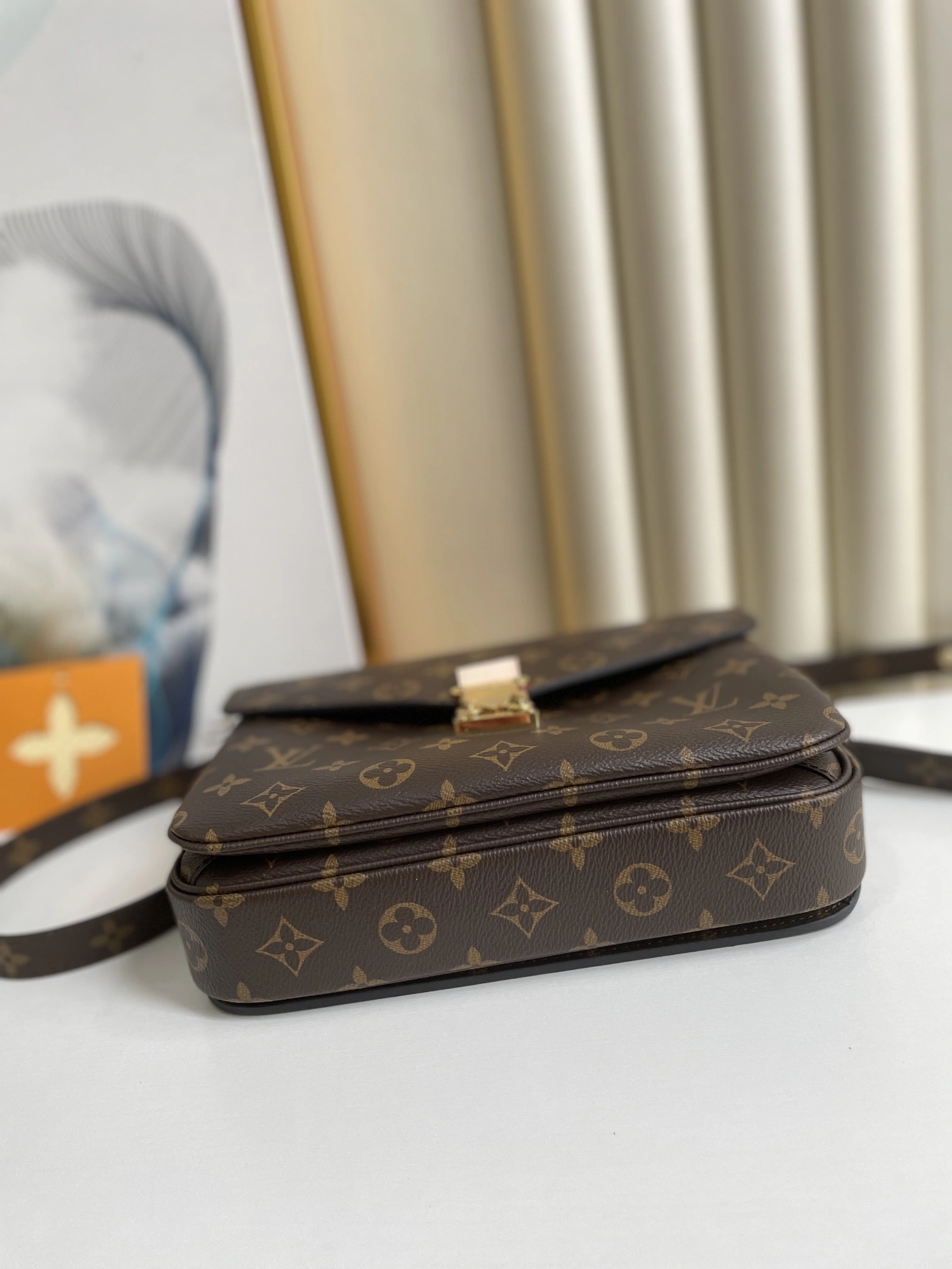Compact L*ouis V*uitton Crossbody bag Top Quality HT 20231011-68 25CM 8329