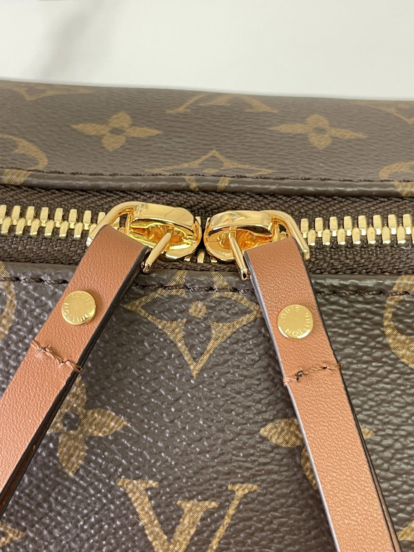 L*ouis V*uitton Crossbody bag Top Quality HT 20231011-69 38×26×10CM Cozy 8328