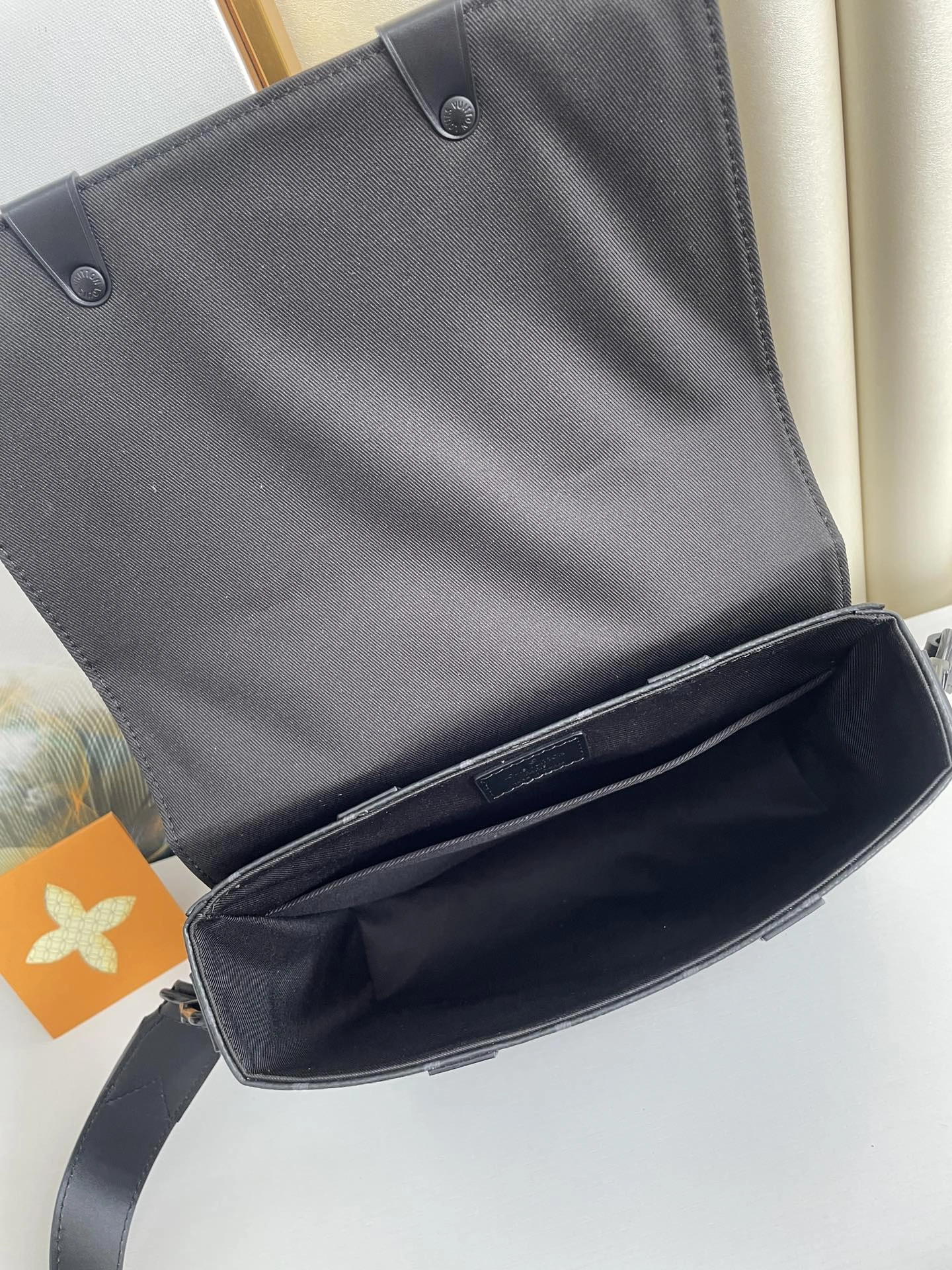 SmartChoice L*ouis V*uitton Crossbody bag Top Quality HT 20231011-71 24×18×5.5CM 8326
