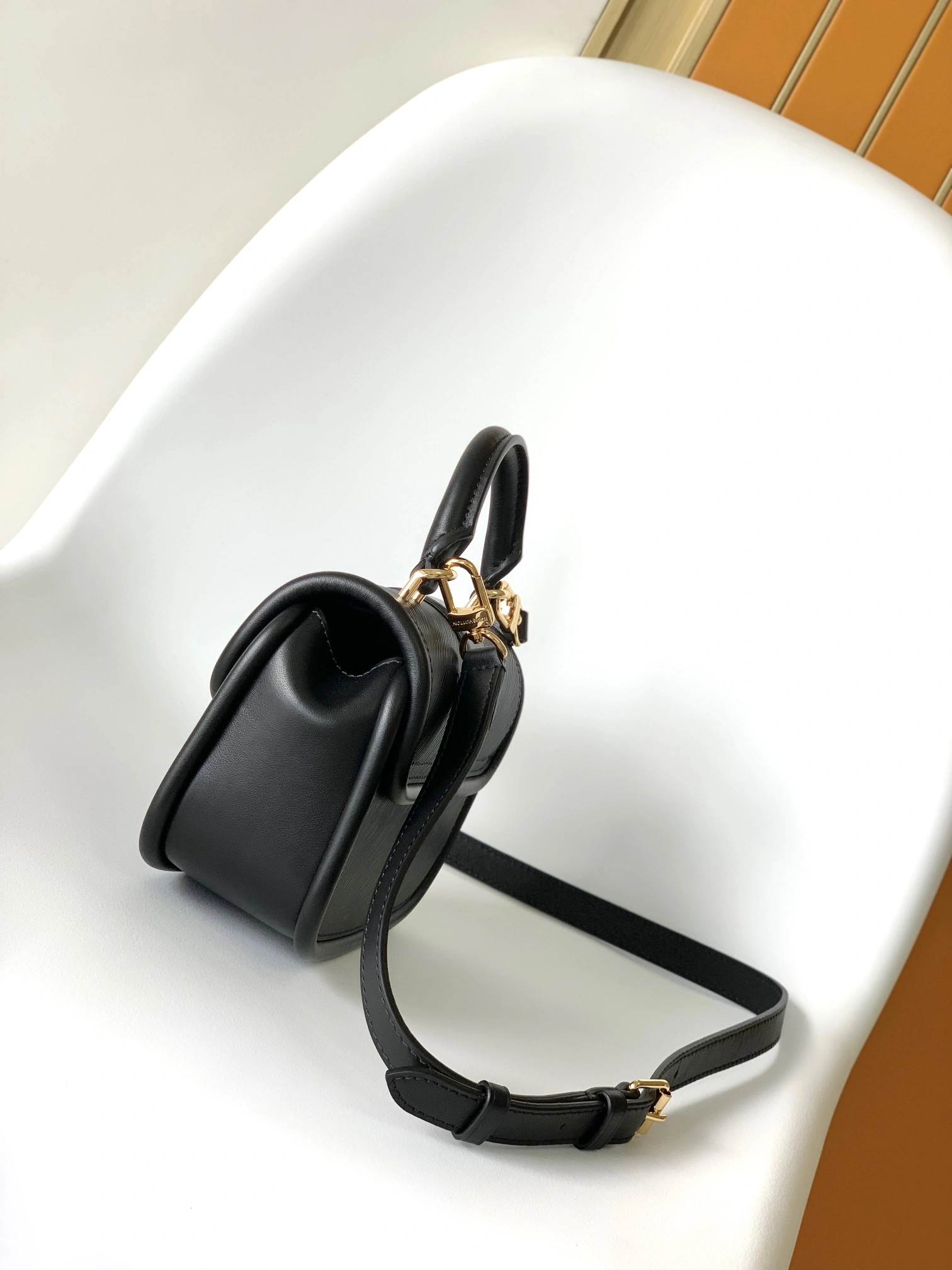 Thermal L*ouis V*uitton Crossbody bag Top Quality HT 20231011-77 21.0 x 15.0 x 8.0CM 8320