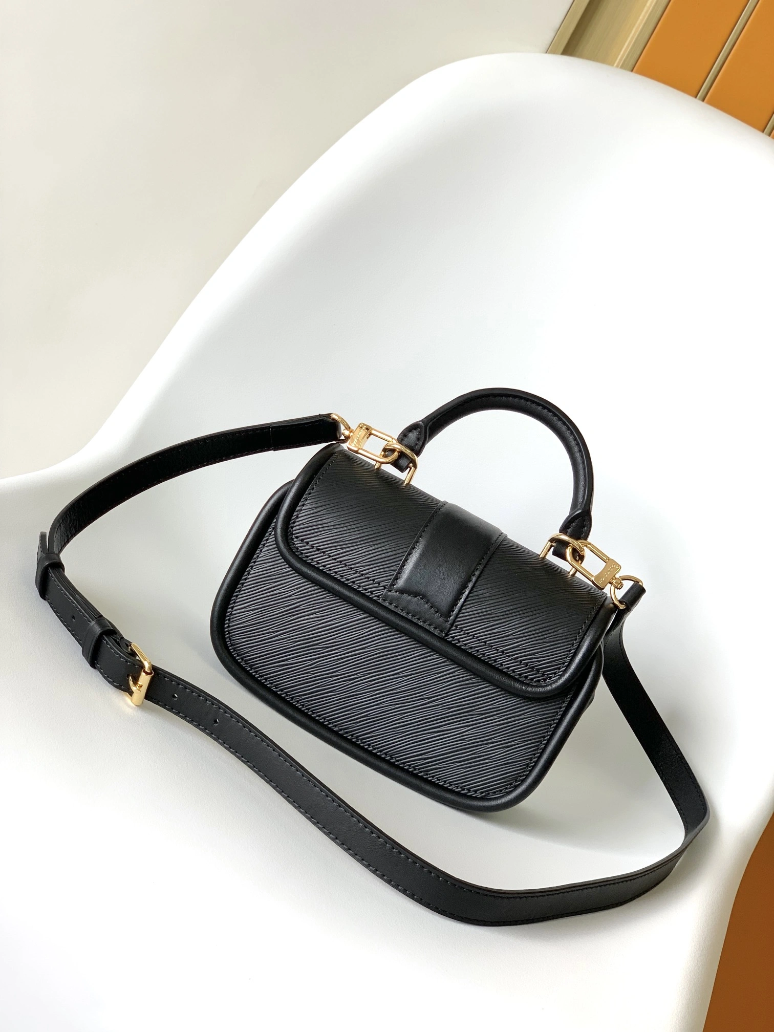 Thermal L*ouis V*uitton Crossbody bag Top Quality HT 20231011-77 21.0 x 15.0 x 8.0CM 8320