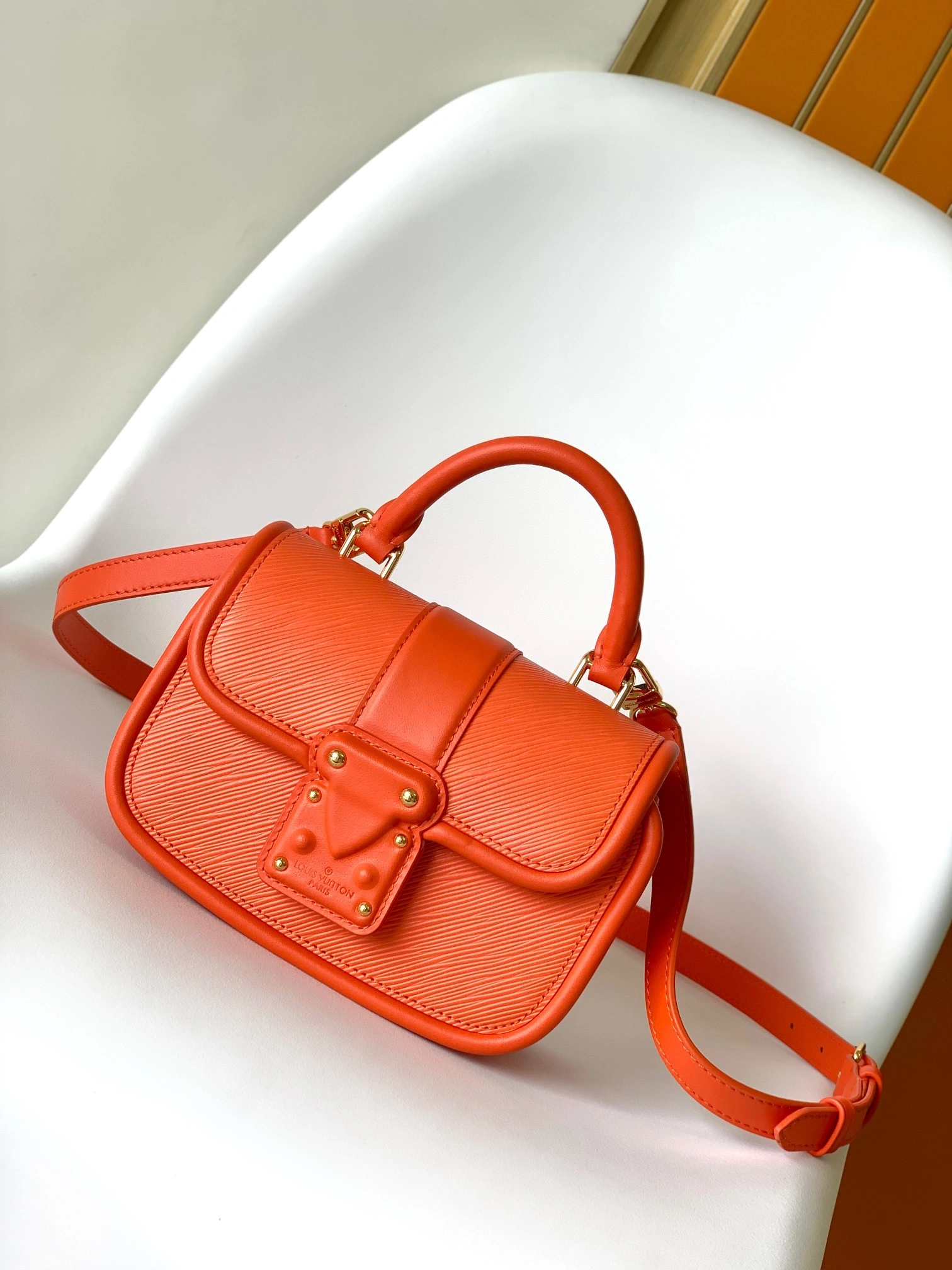 L*ouis V*uitton Crossbody bag Top Quality HT 20231011-78 21.0 x 15.0 x 8.0CM Flexible 8319