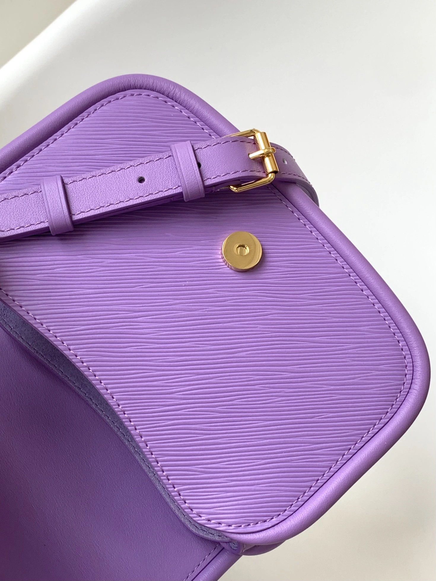 L*ouis V*uitton Crossbody bag Top Quality HT 20231011-79 21.0 x 15.0 x 8.0CM Refined 8318