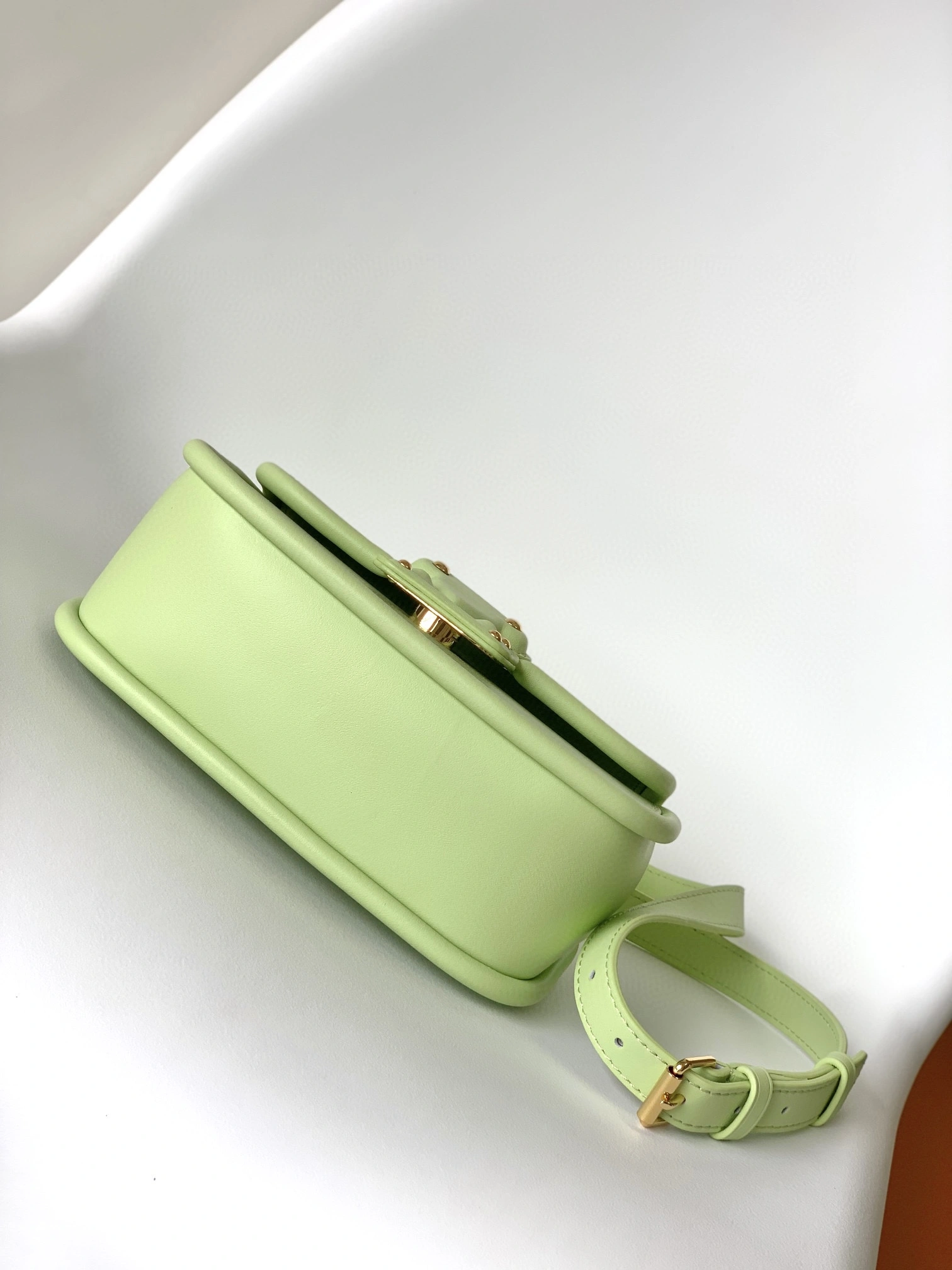 Compact L*ouis V*uitton Crossbody bag Top Quality HT 20231011-80 21.0 x 15.0 x 8.0CM 8317