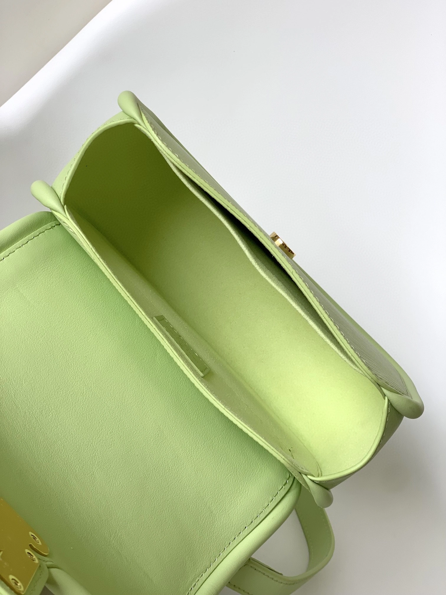 Compact L*ouis V*uitton Crossbody bag Top Quality HT 20231011-80 21.0 x 15.0 x 8.0CM 8317