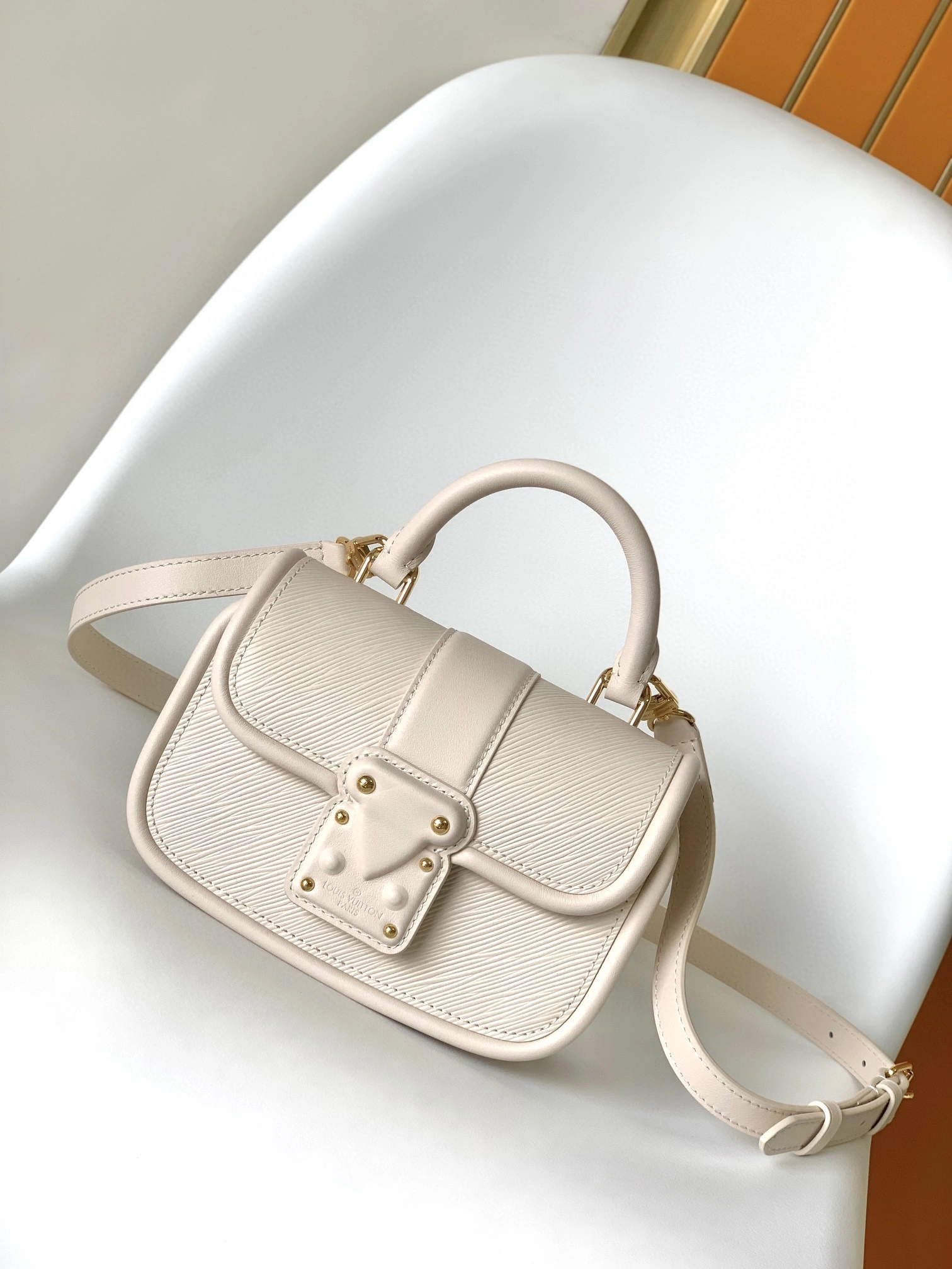 L*ouis V*uitton Crossbody bag Top Quality HT 20231011-81 21.0 x 15.0 x 8.0CM Durable 8316
