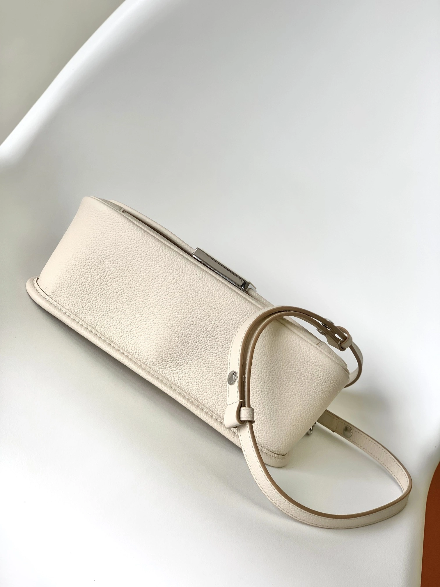 SoftTouch L*ouis V*uitton Crossbody bag Top Quality HT 20231011-83 24.5 x 15.5 x 9cm 8314