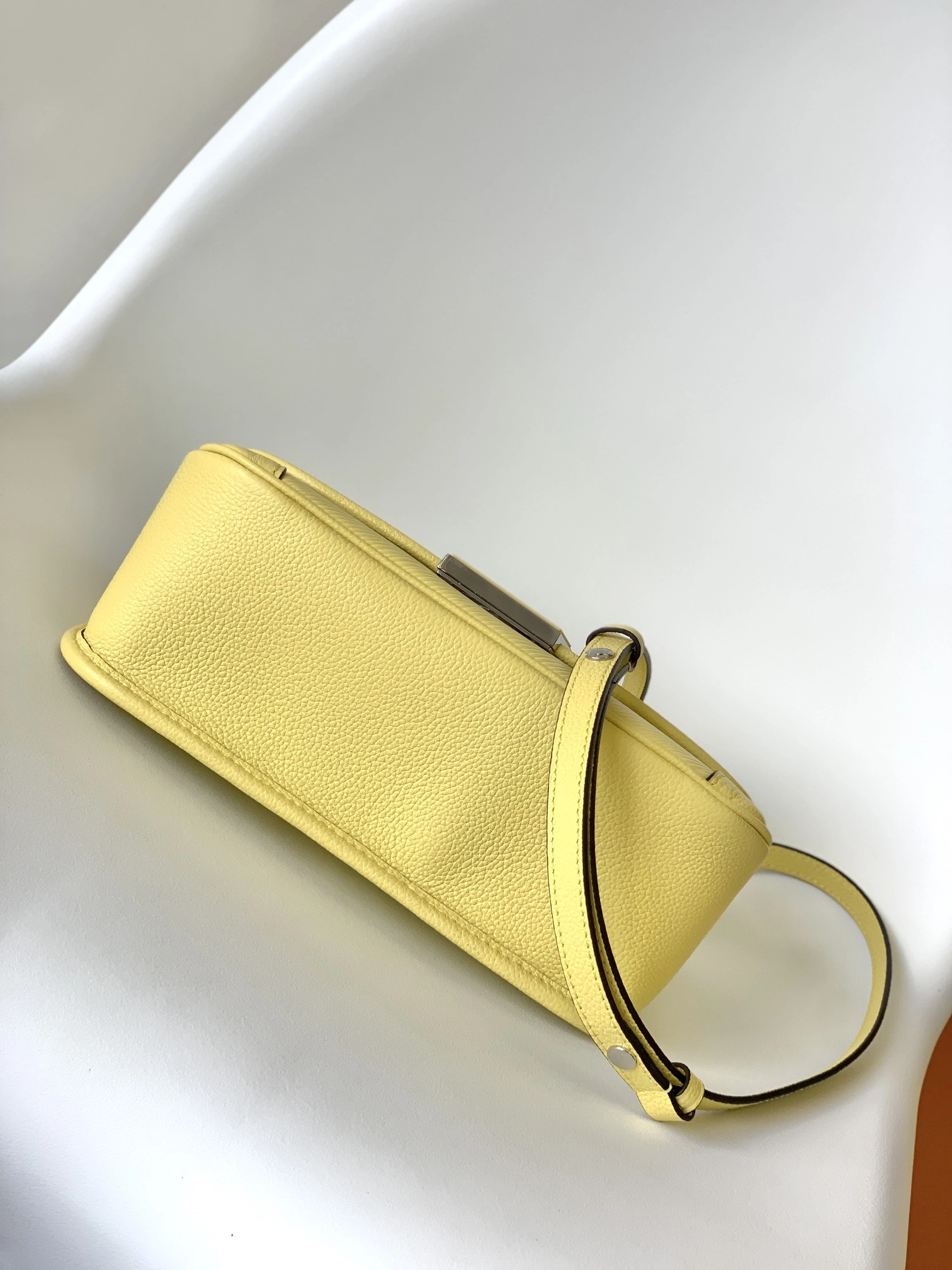 ComfortFit L*ouis V*uitton Crossbody bag Top Quality HT 20231011-85 24.5 x 15.5 x 9cm 8312
