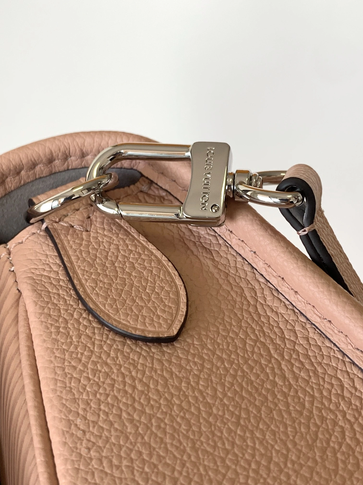 Comfortable L*ouis V*uitton Crossbody bag Top Quality HT 20231011-87 24.5 x 15.5 x 9cm 8310