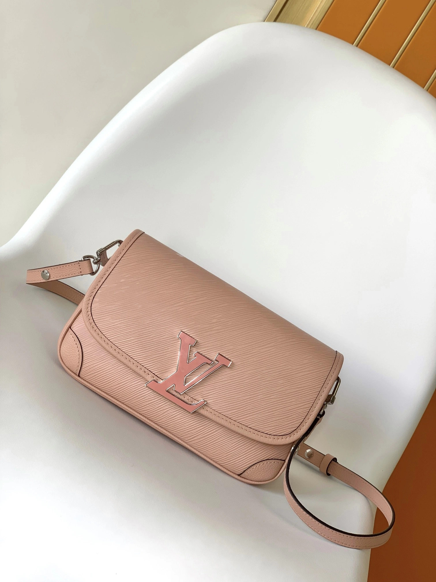 Comfortable L*ouis V*uitton Crossbody bag Top Quality HT 20231011-87 24.5 x 15.5 x 9cm 8310