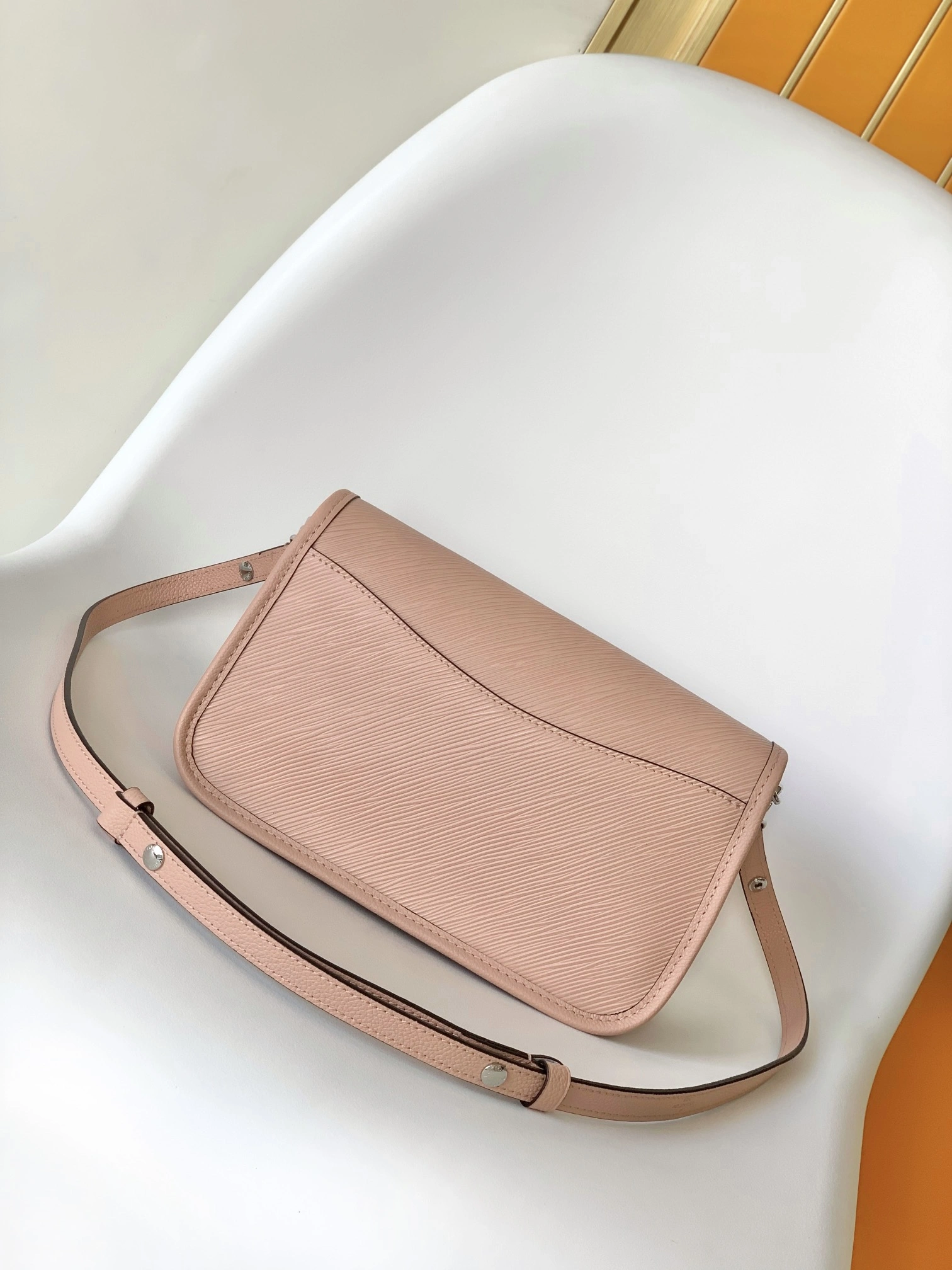 Comfortable L*ouis V*uitton Crossbody bag Top Quality HT 20231011-87 24.5 x 15.5 x 9cm 8310