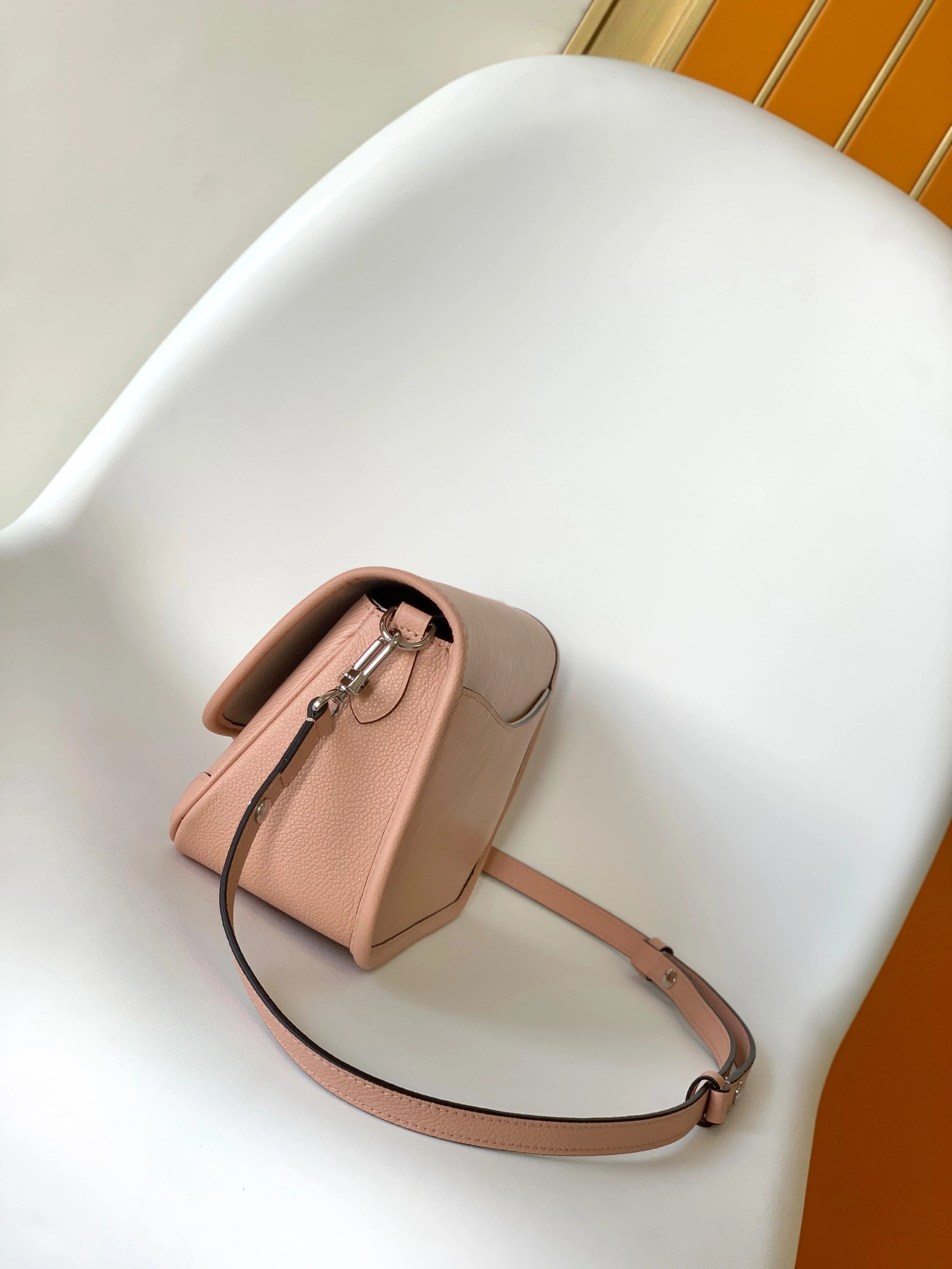 Comfortable L*ouis V*uitton Crossbody bag Top Quality HT 20231011-87 24.5 x 15.5 x 9cm 8310
