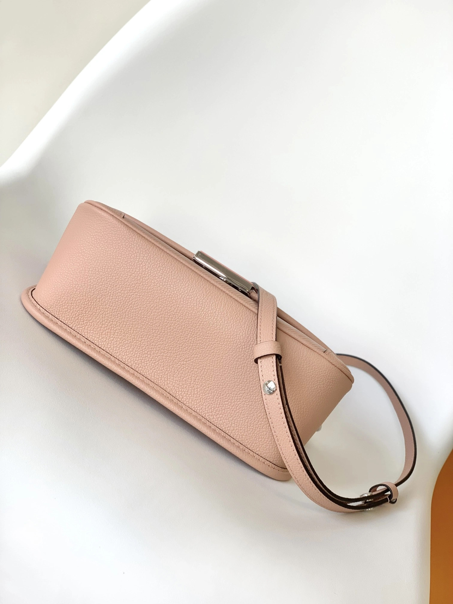 Comfortable L*ouis V*uitton Crossbody bag Top Quality HT 20231011-87 24.5 x 15.5 x 9cm 8310