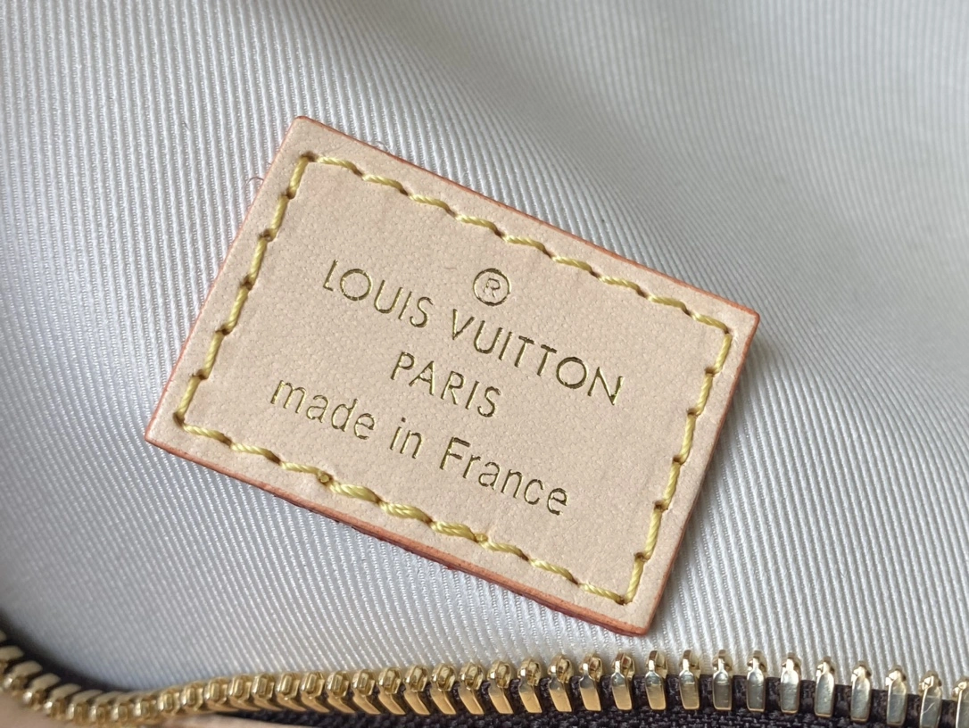 L*ouis V*uitton Crossbody bag Top Quality HT 20231011-93 38x16x8cm Bold 8304