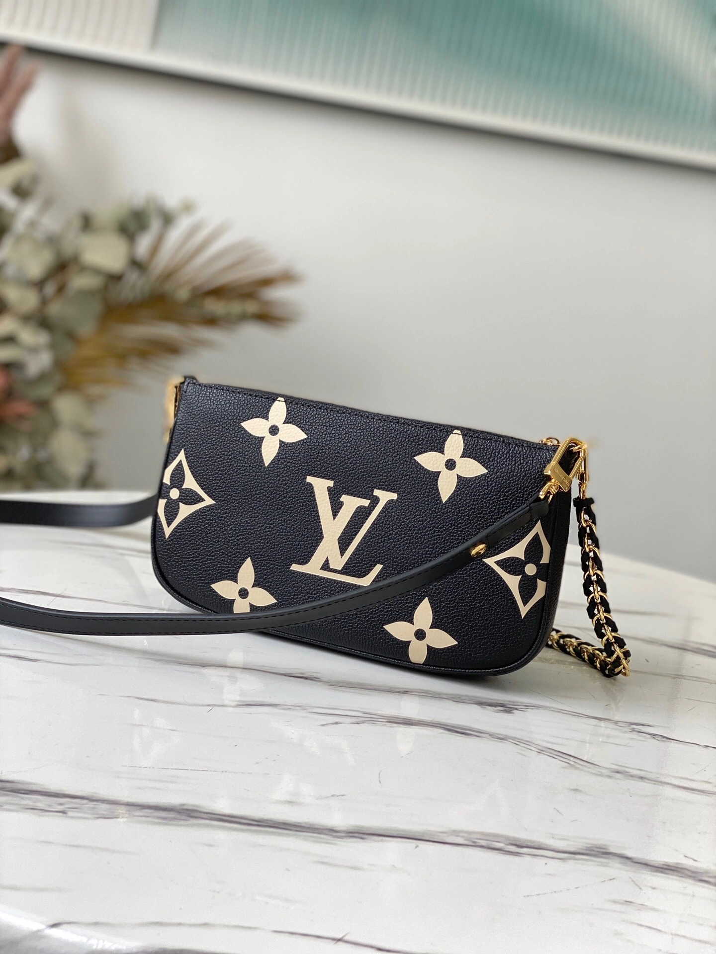 SunProtective L*ouis V*uitton Crossbody bag Top Quality HT 20231013-81 23.5×13×4.5cm 8266