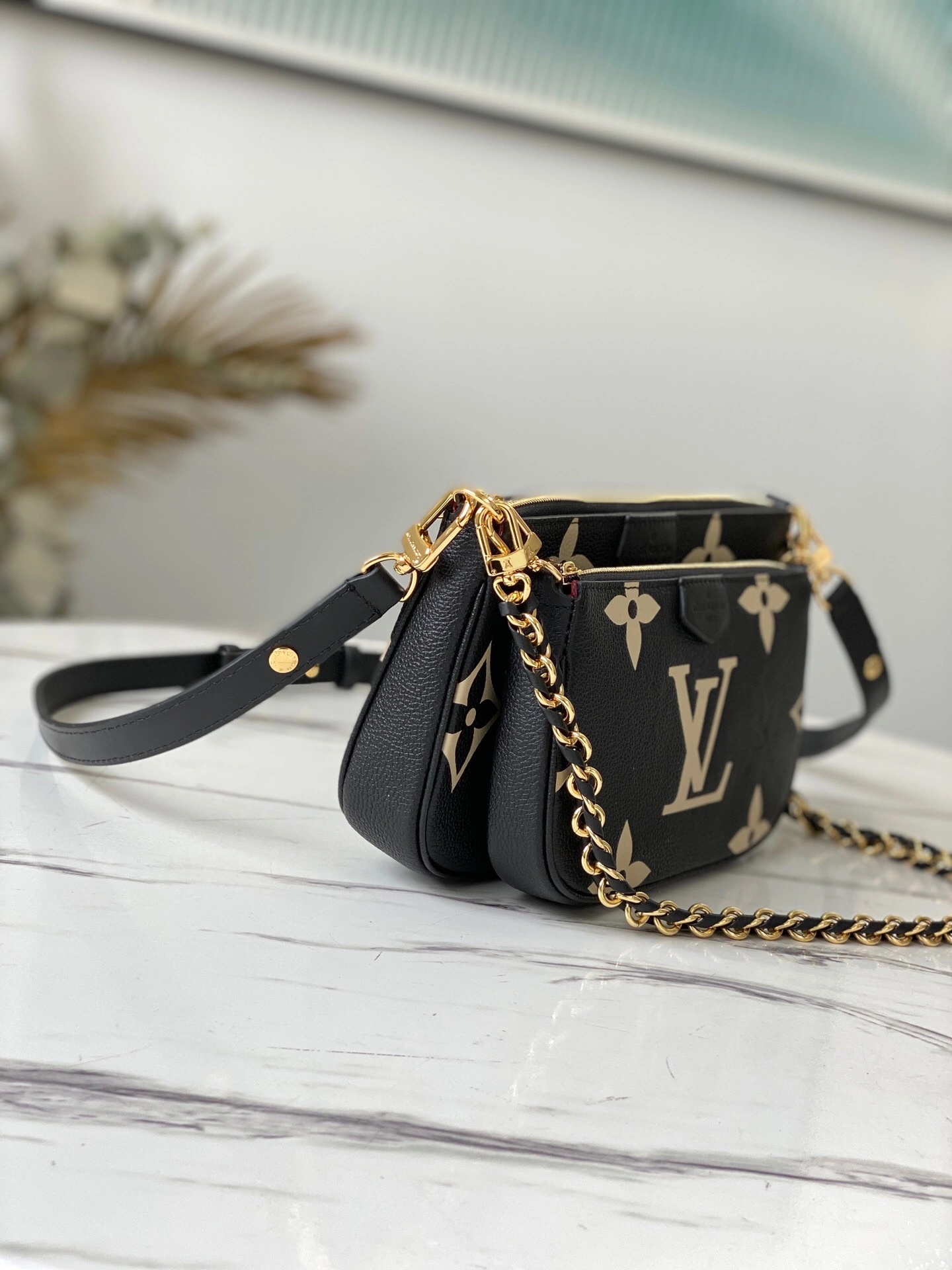 SunProtective L*ouis V*uitton Crossbody bag Top Quality HT 20231013-81 23.5×13×4.5cm 8266