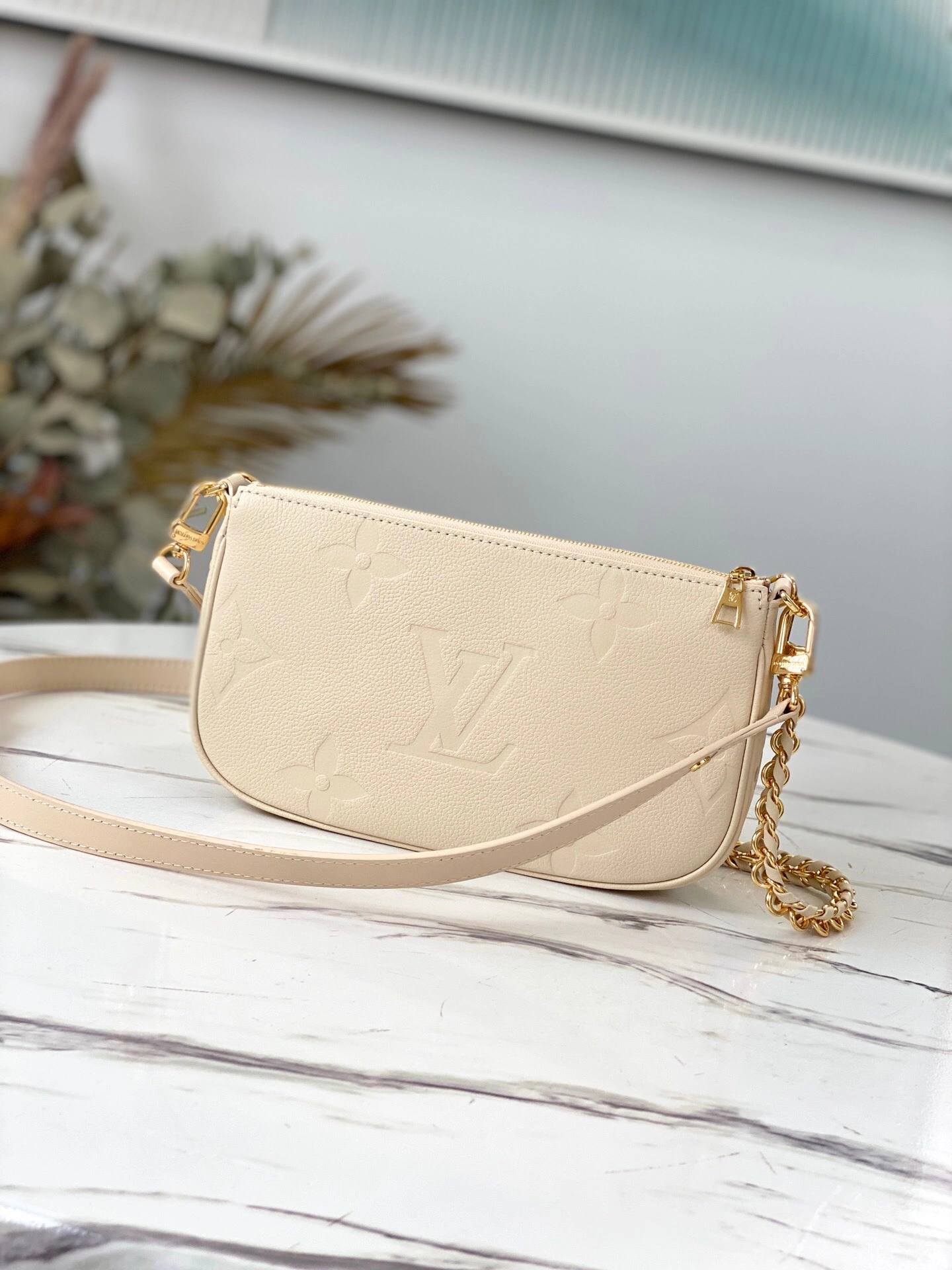 L*ouis V*uitton Crossbody bag Top Quality HT 20231013-82 23.5×13×4.5cm EasyCare 8265