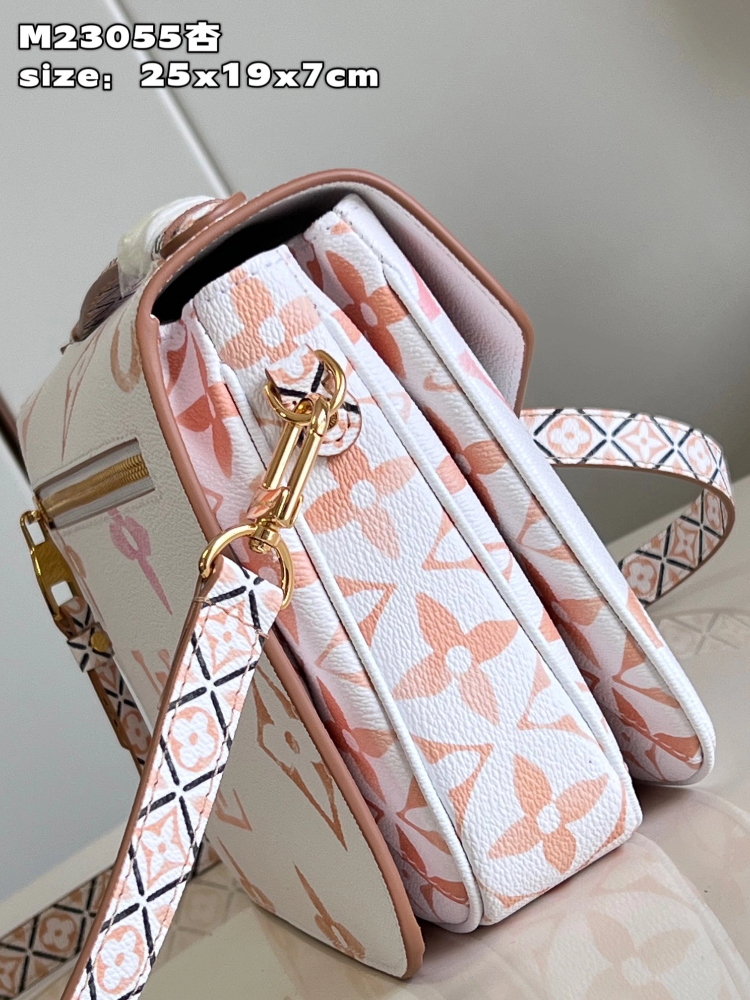 L*ouis V*uitton Crossbody bag Top Quality HT 20231013-92 25x19x7cm SmoothTexture 8255