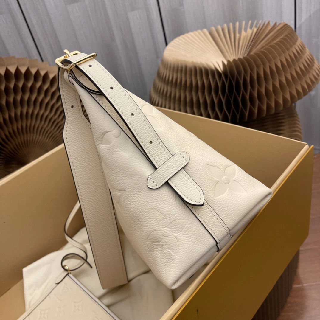Bold L*ouis V*uitton Crossbody bag Top Quality HT 20231013-94 29 x 24 x 12 cm 8253