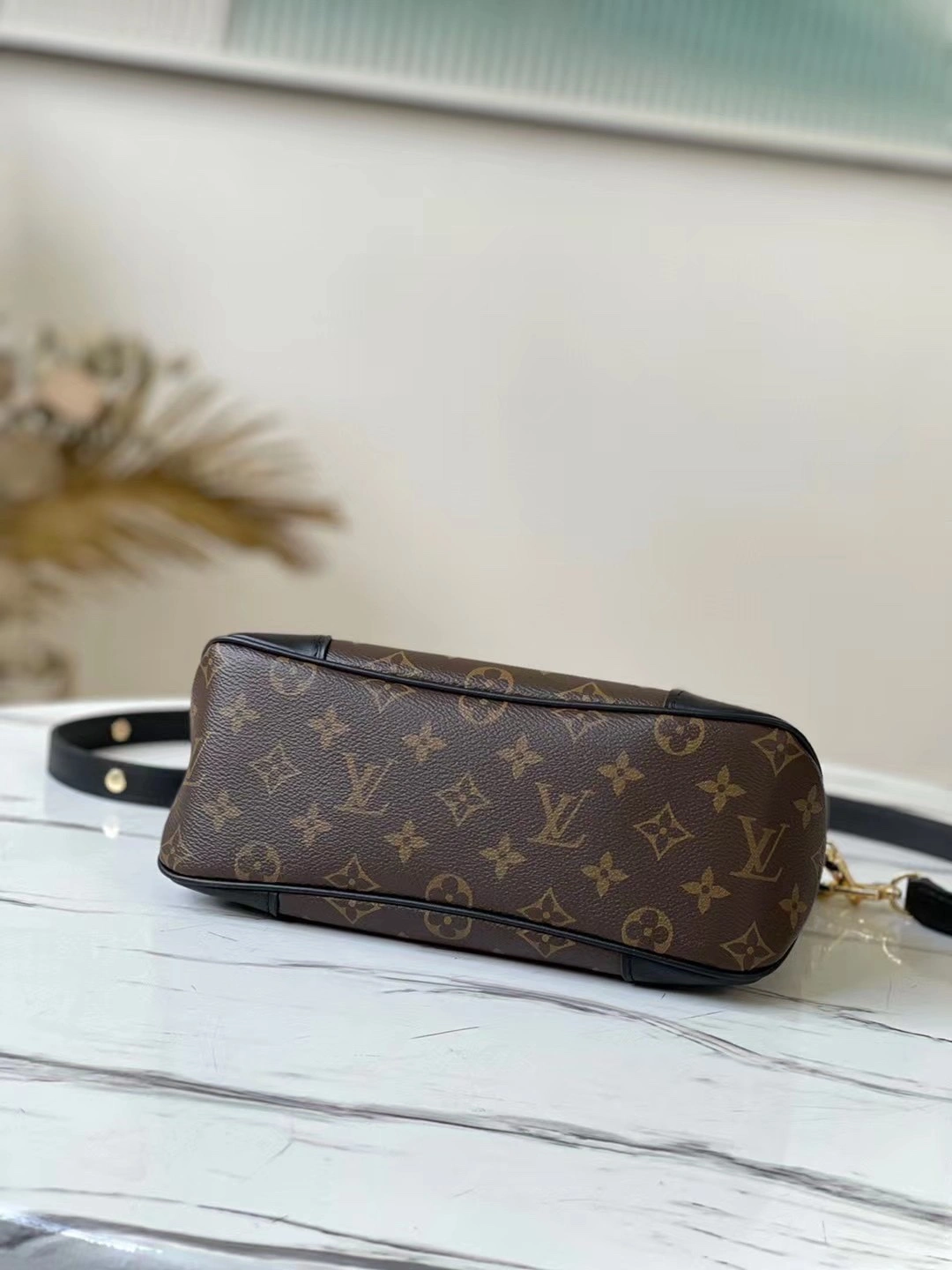 Comfortable L*ouis V*uitton Crossbody bag Top Quality HT 20231013-97 29×9.5×16cm 8251