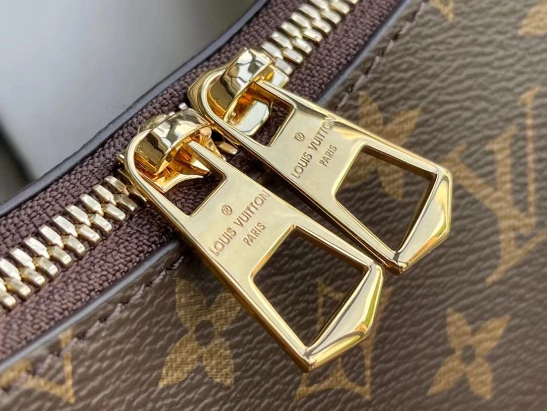 Comfortable L*ouis V*uitton Crossbody bag Top Quality HT 20231013-97 29×9.5×16cm 8251