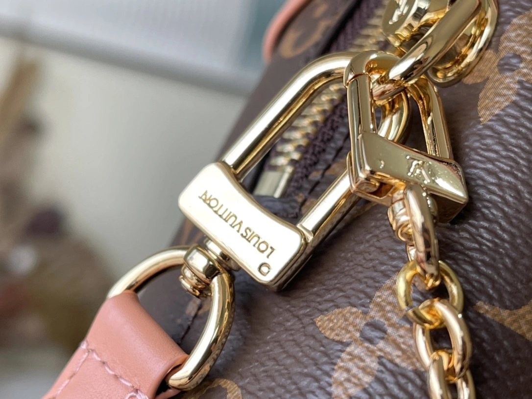 L*ouis V*uitton Crossbody bag Top Quality HT 20231013-99 20.0 x 14.0 x 7.5 CM Supportive 8248