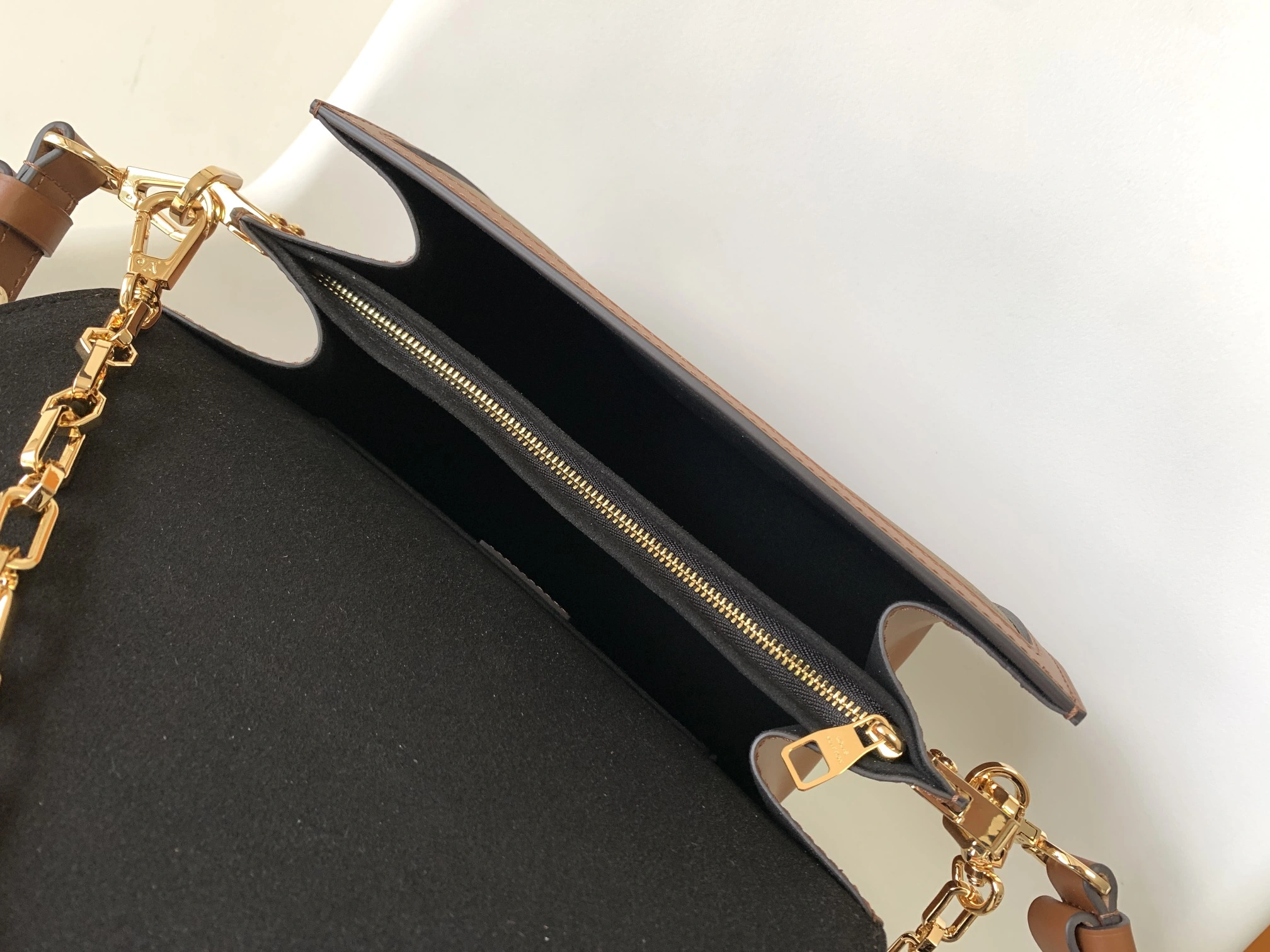 Affordable L*ouis V*uitton Crossbody bag Top Quality HT 20231016-11 24.5x19x6 CM 8235