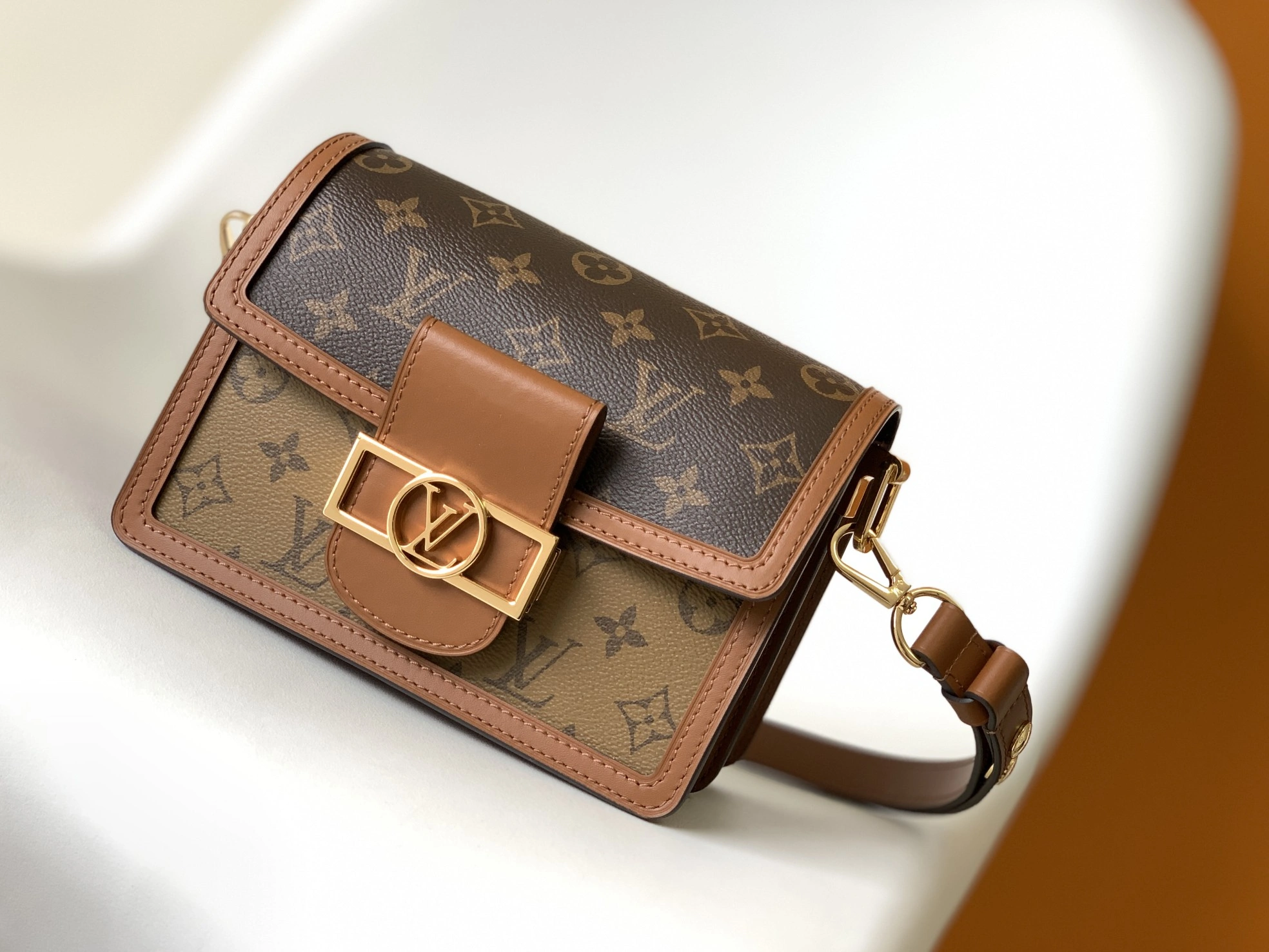 L*ouis V*uitton Crossbody bag Top Quality HT 20231016-12 20.0 x 15.0 x 9.0 cm Trendy 8236