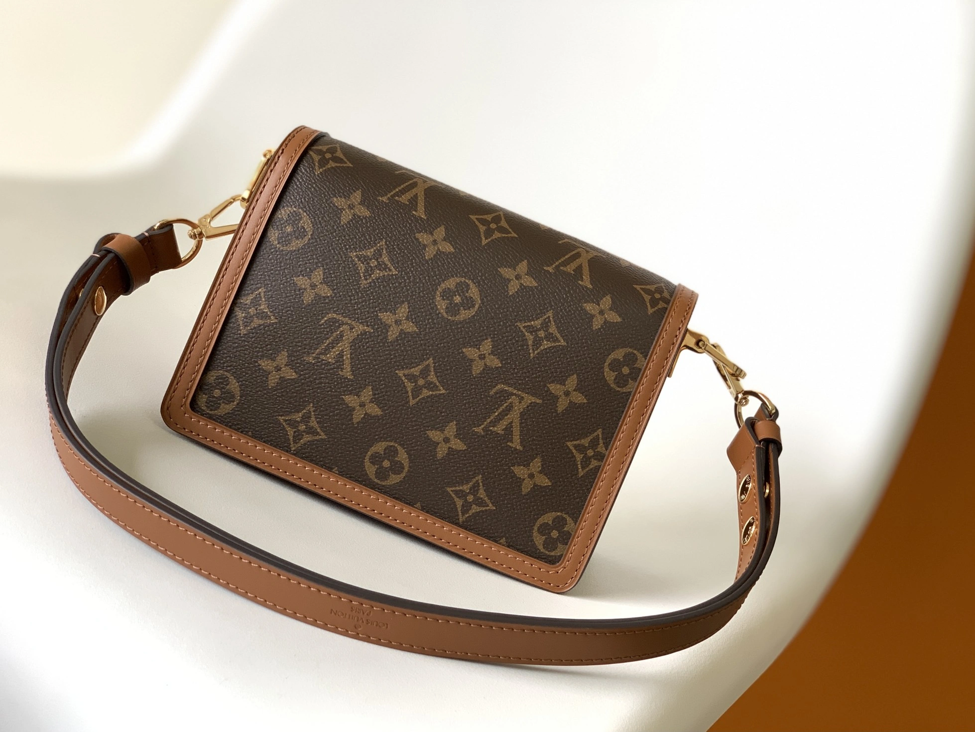 L*ouis V*uitton Crossbody bag Top Quality HT 20231016-12 20.0 x 15.0 x 9.0 cm Trendy 8236