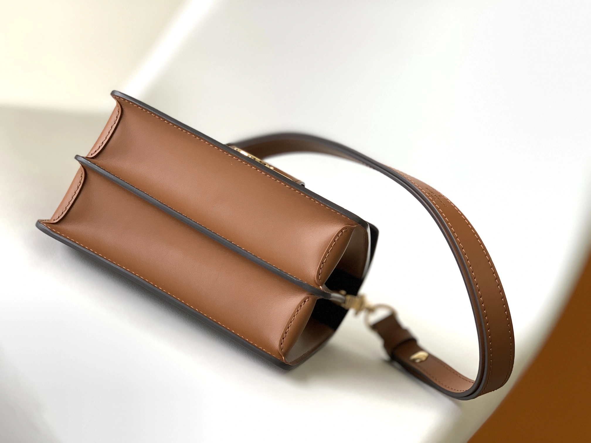 L*ouis V*uitton Crossbody bag Top Quality HT 20231016-12 20.0 x 15.0 x 9.0 cm Trendy 8236