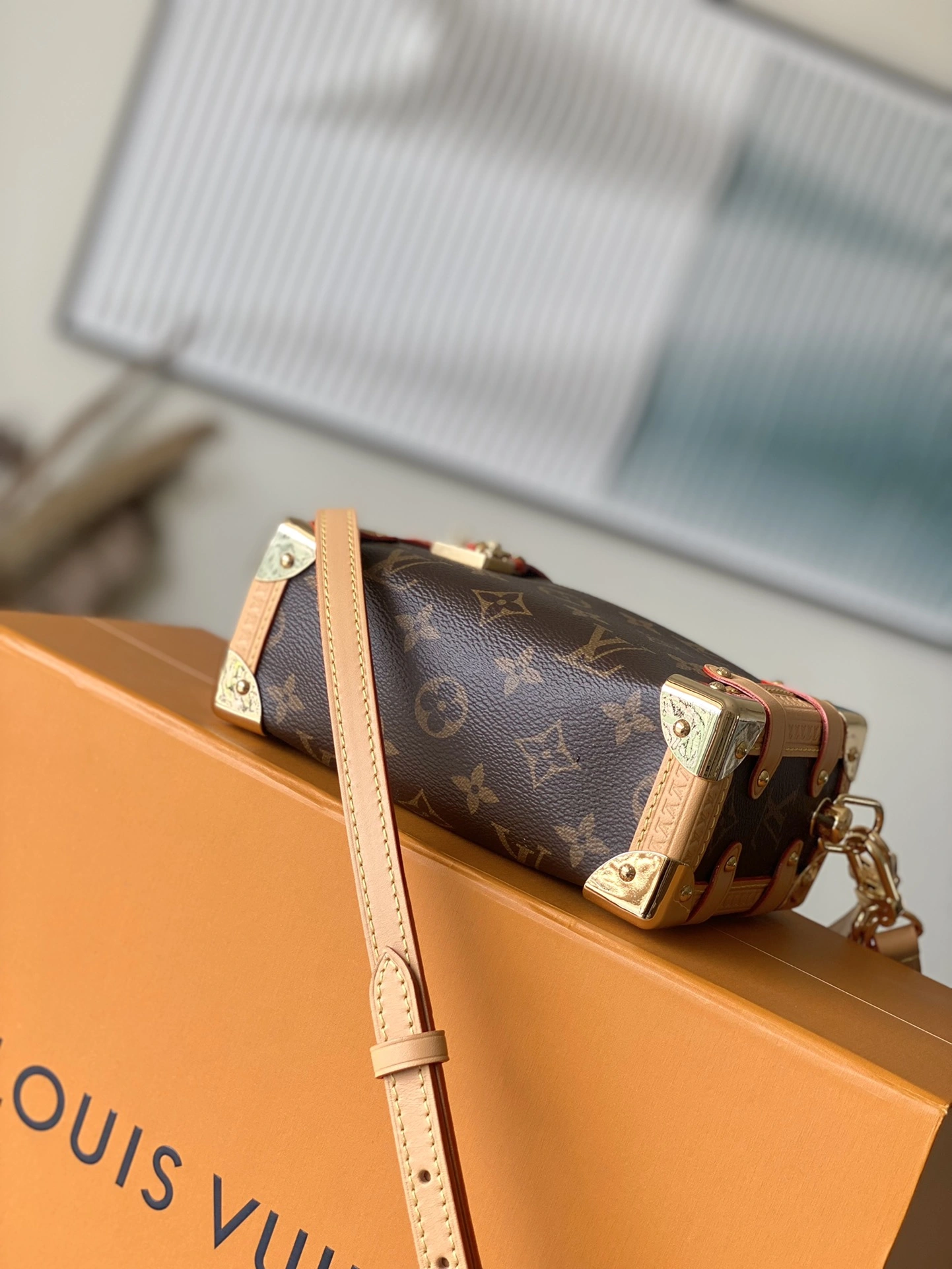 L*ouis V*uitton Crossbody bag Top Quality HT 20231016-17 18×12.5× Effortless 8231