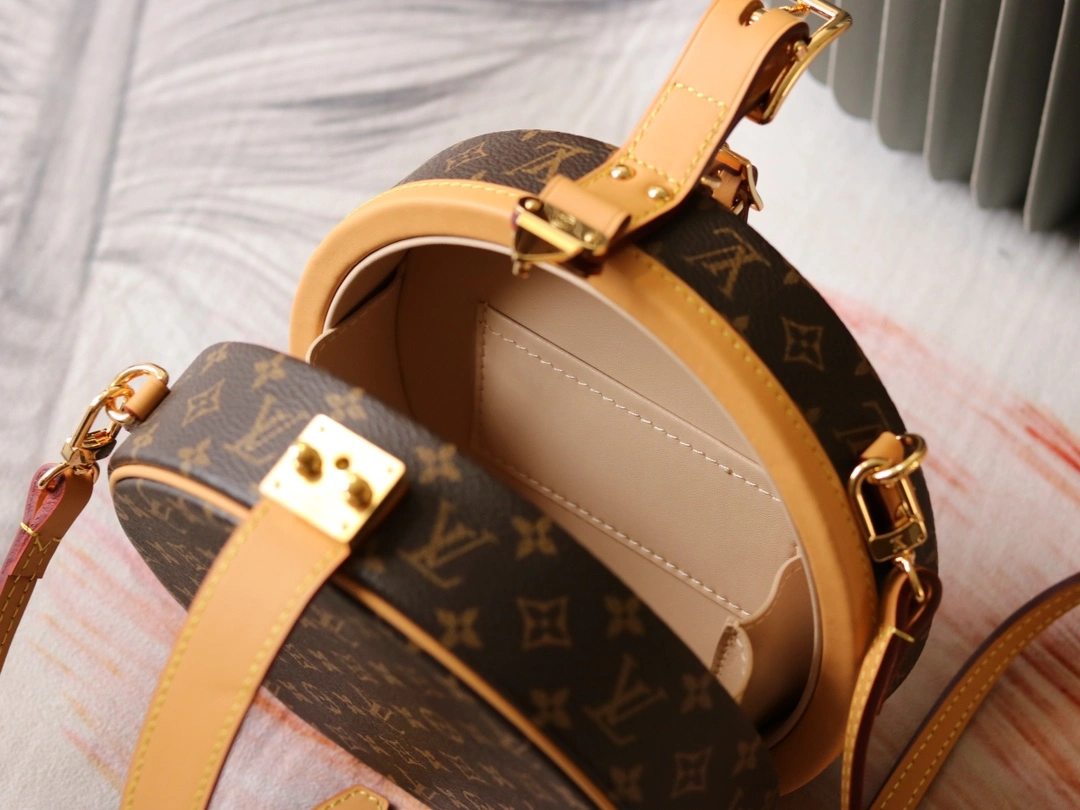Timeless L*ouis V*uitton Crossbody bag Top Quality HT 20231016-20 17.5X16.5X7.5CM 8229