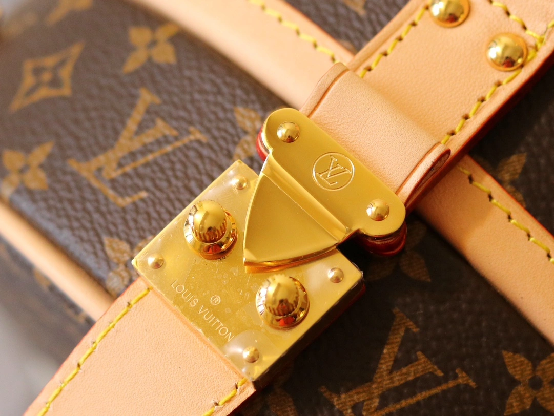 L*ouis V*uitton Crossbody bag Top Quality HT 20231016-21 17.5X16.5X7.5CM Contemporary 8226