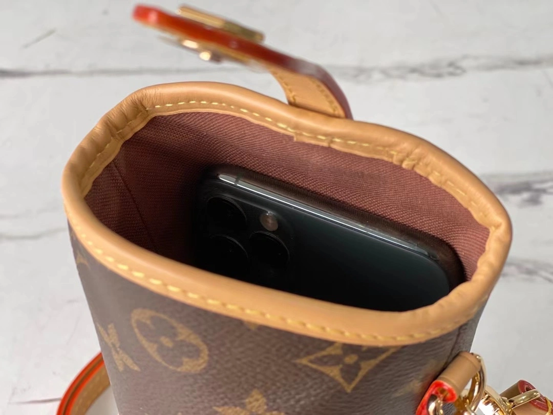 WrinkleFree L*ouis V*uitton Crossbody bag Top Quality HT 20231016-34 14.5 x 18 x 6. 8215