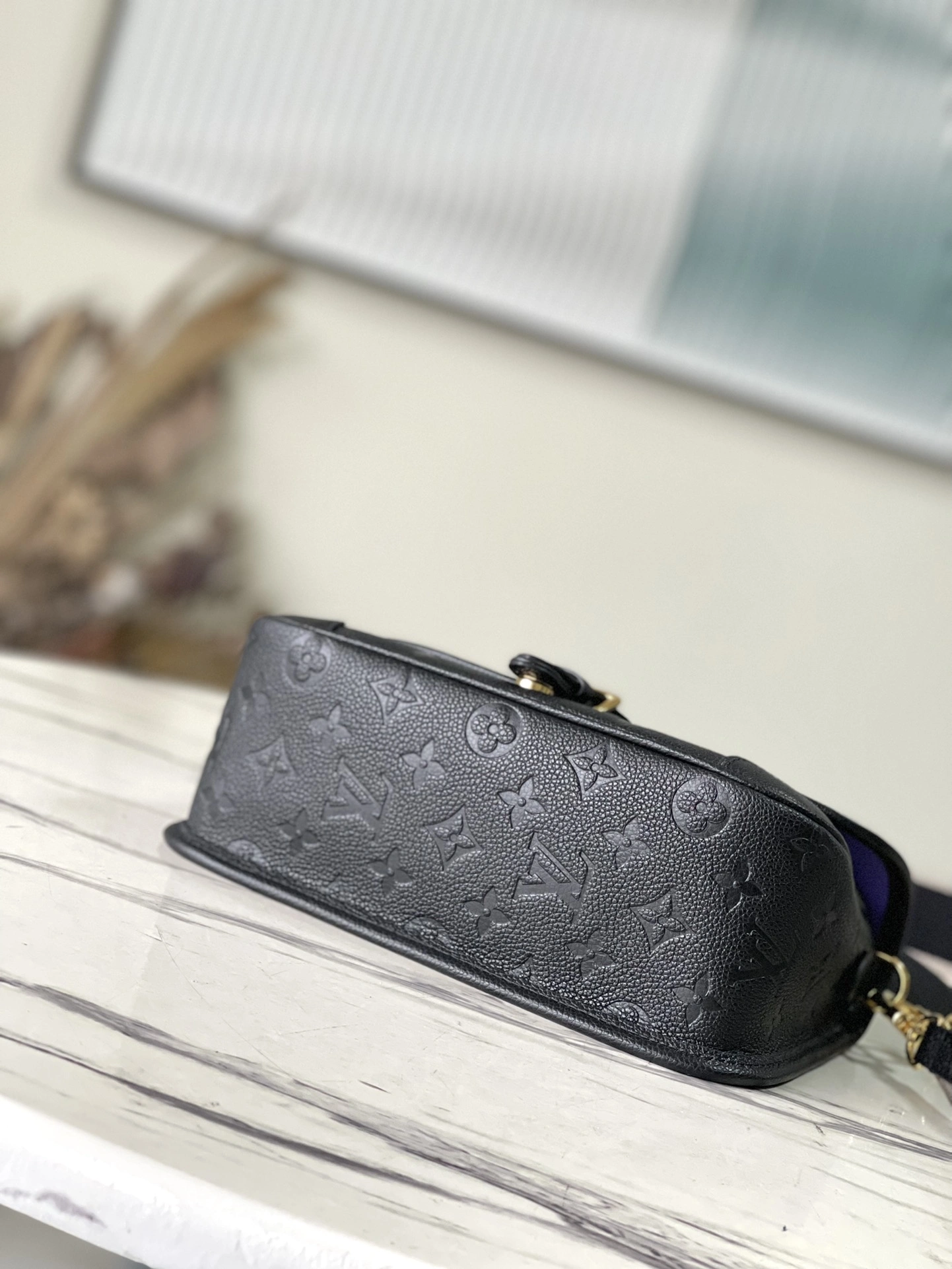 TravelReady L*ouis V*uitton Crossbody bag Top Quality HT 20231016-5 25 x 17 x 10.5 CM 8242