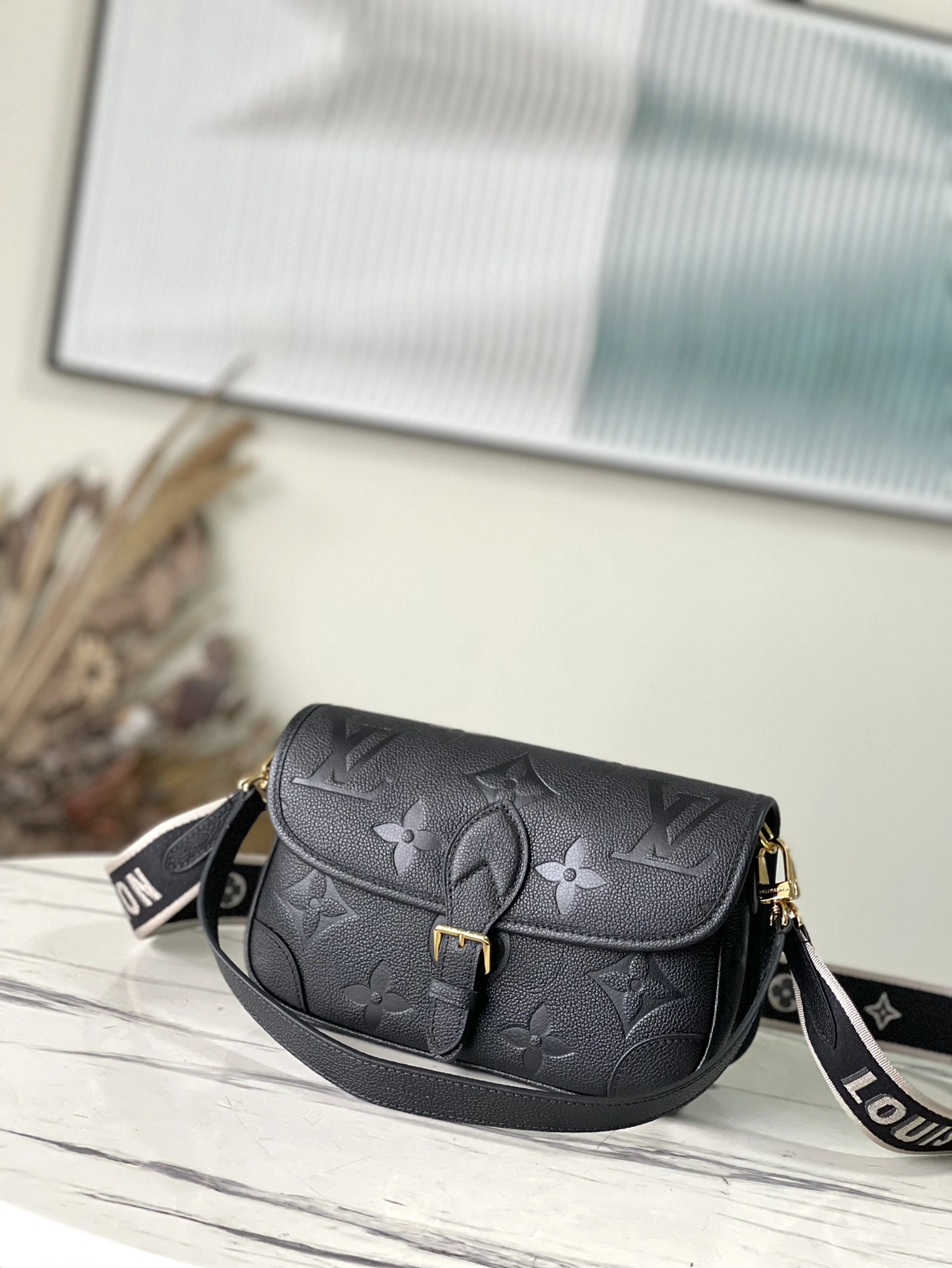 TravelReady L*ouis V*uitton Crossbody bag Top Quality HT 20231016-5 25 x 17 x 10.5 CM 8242