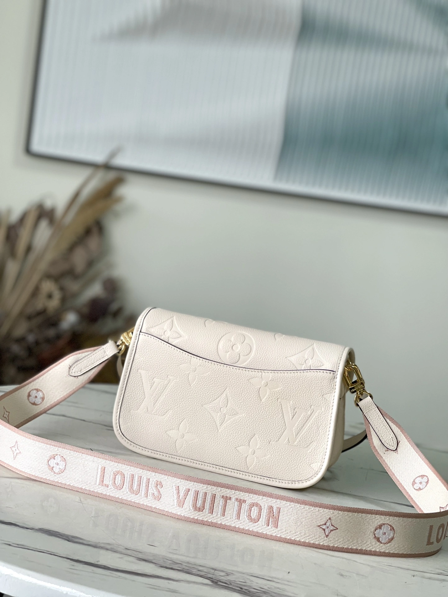 L*ouis V*uitton Crossbody bag Top Quality HT 20231016-6 25 x 17 x 10.5 CM OnTrend 8241